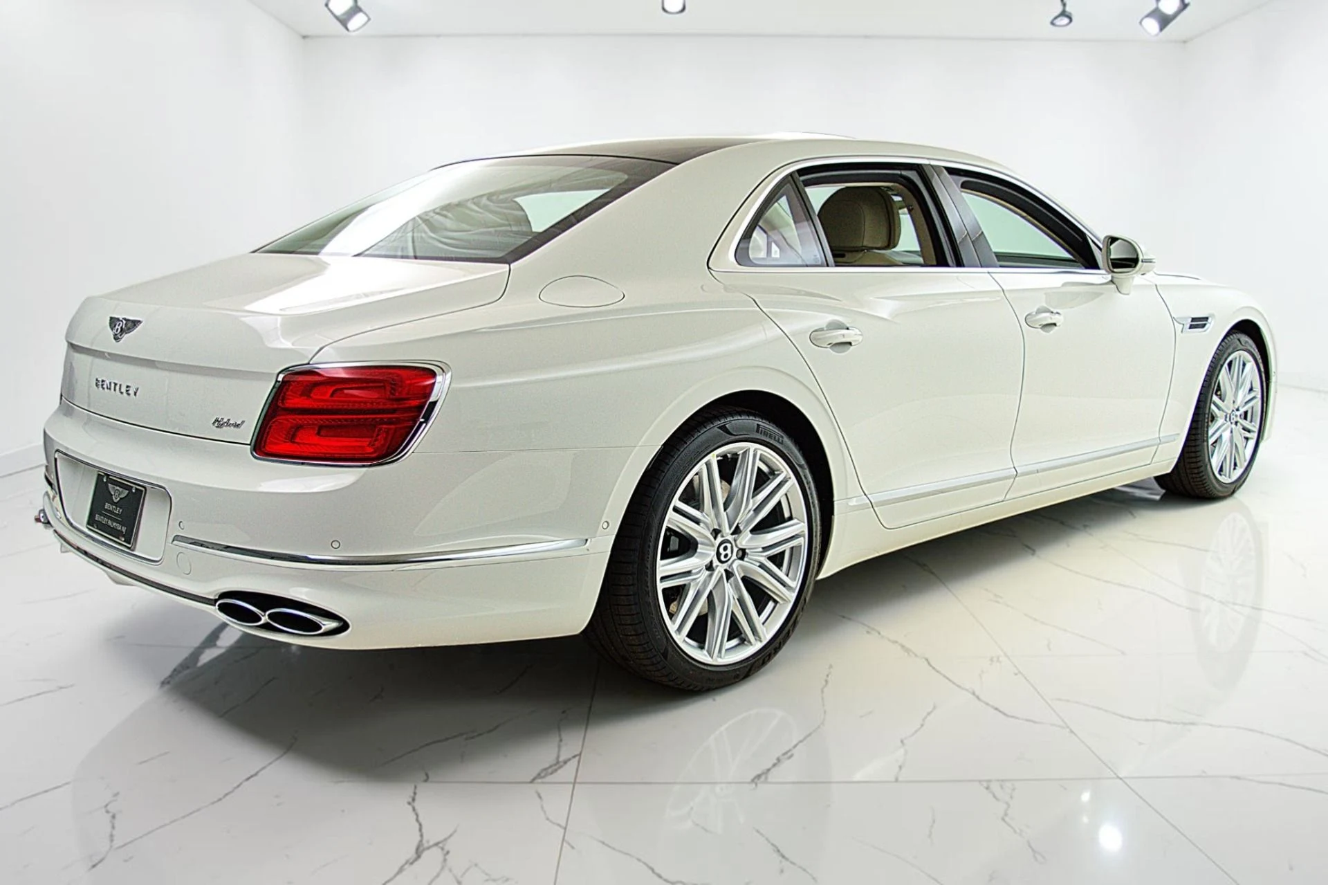 mph008_1158014674_Used_2023_Bentley_Flying_Spur_Hybrid_V6_LEASE_OPTIONS_AVAILABLE_f1cc1c8ceb