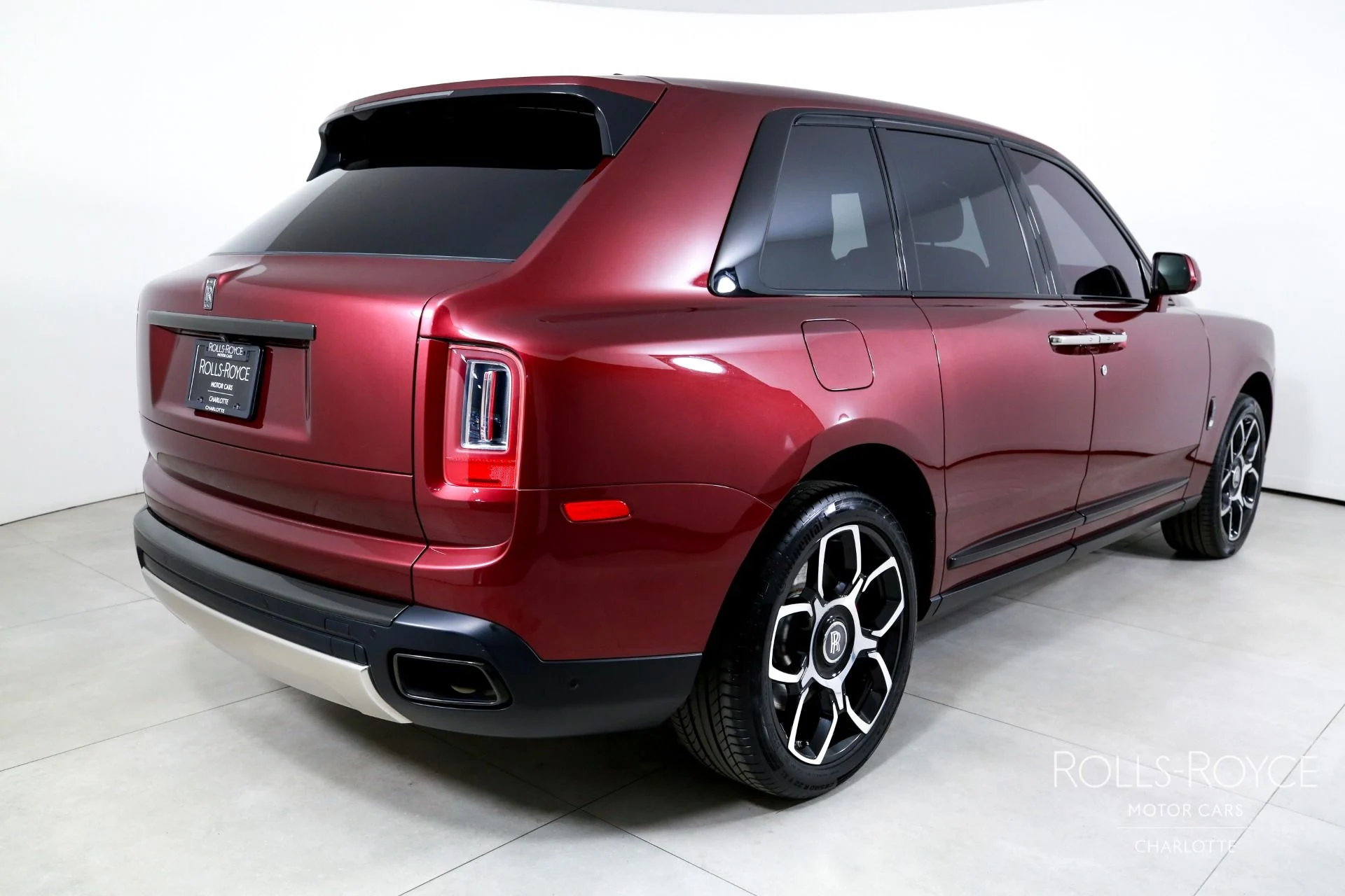 mph008_1162156715_Used_2022_Rolls_Royce_Black_Badge_Cullinan_1769449114_787dfc269e