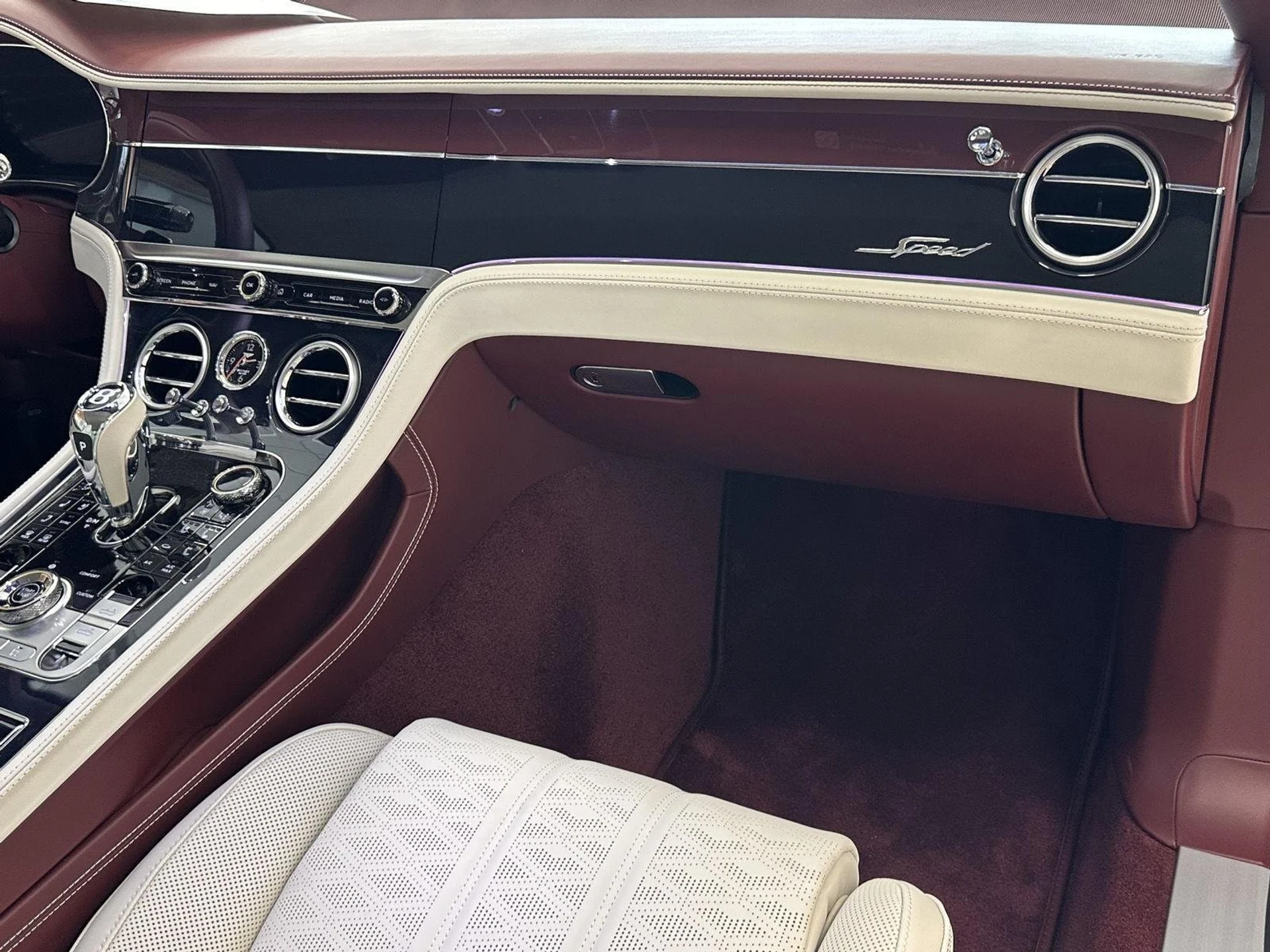 mph008_1162593572_8dc159aed0369d771e246a5161ce1e61_4054e34045