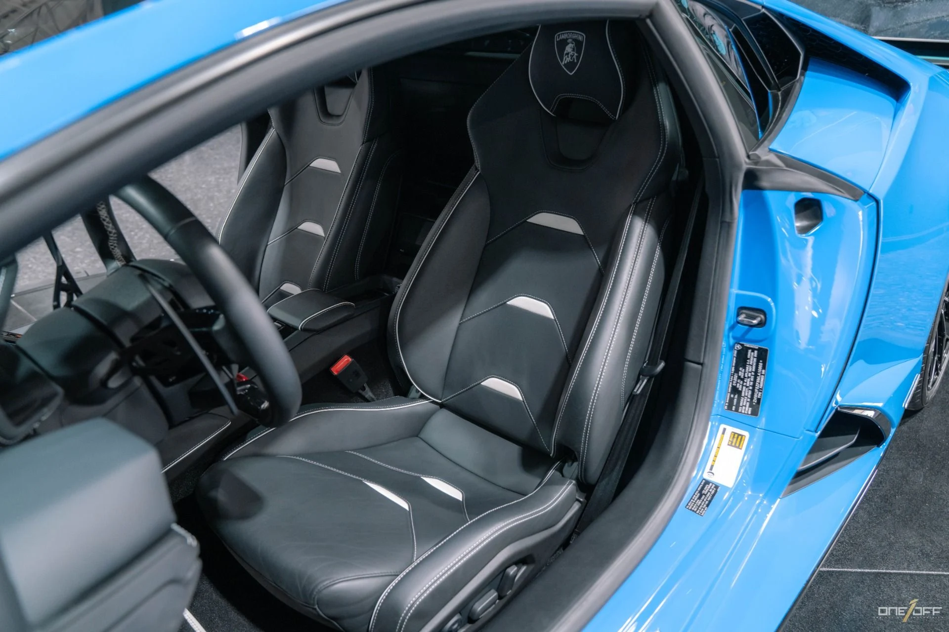 mph008_1164460292_Used_2021_Lamborghini_Huracan_EVO_Ad_Personam_Blu_Le_Mans_1741389537_ba959c1431