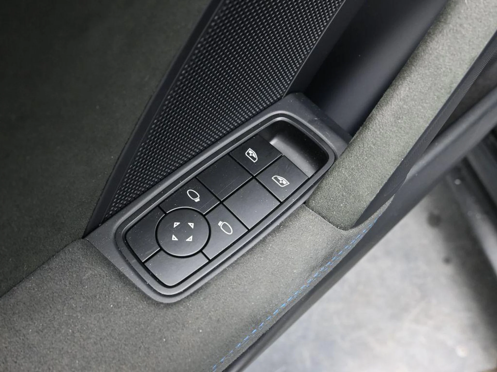 mph008_1167449368_Yk_MU_2nuvn_ED_Naww_EC_Yc_Bz_F_Qdqio_d1082aeda5