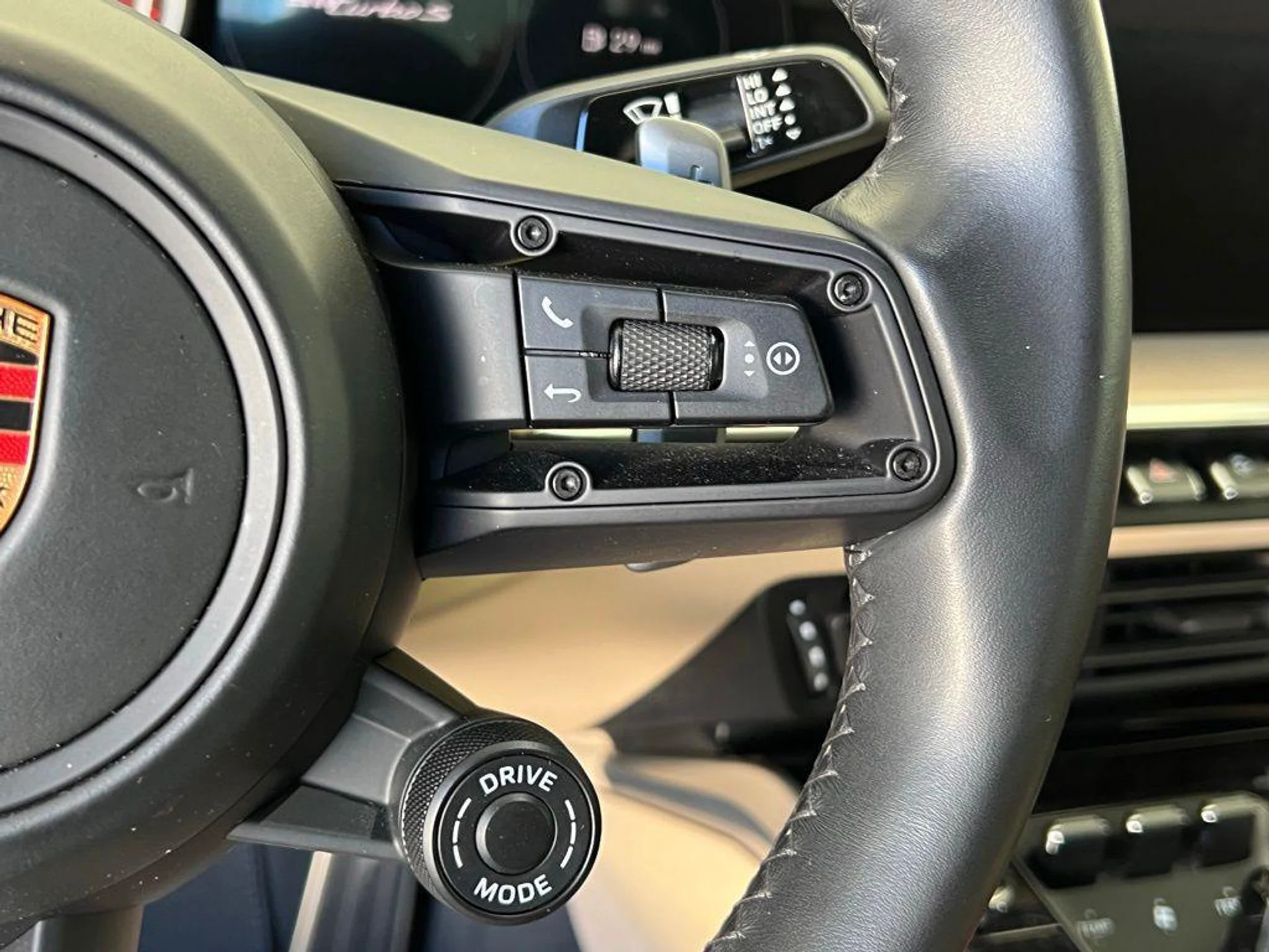 mph008_1176878084_Kj_EVM_Ey_QB_Or_Sy_IU_Ln_Pic_Hr_Bov_Xw_32c7e51084