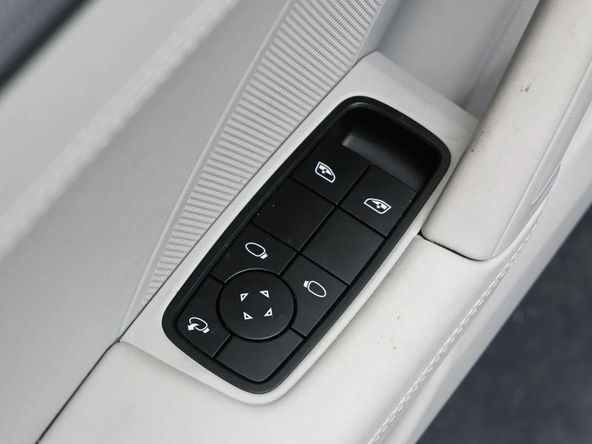 mph008_1183668416_w_Yp_Ml_D_Vef_M_Fm_M_Qh_Tj_BL_Rk_es_Z0_31df18b0f6