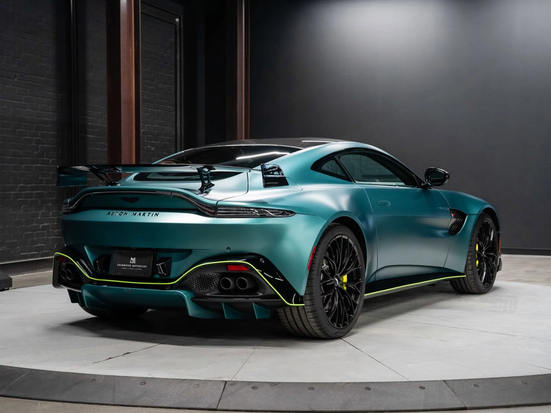 mph008_1184068513_aston_martin_vantage_2023_3bbda03678