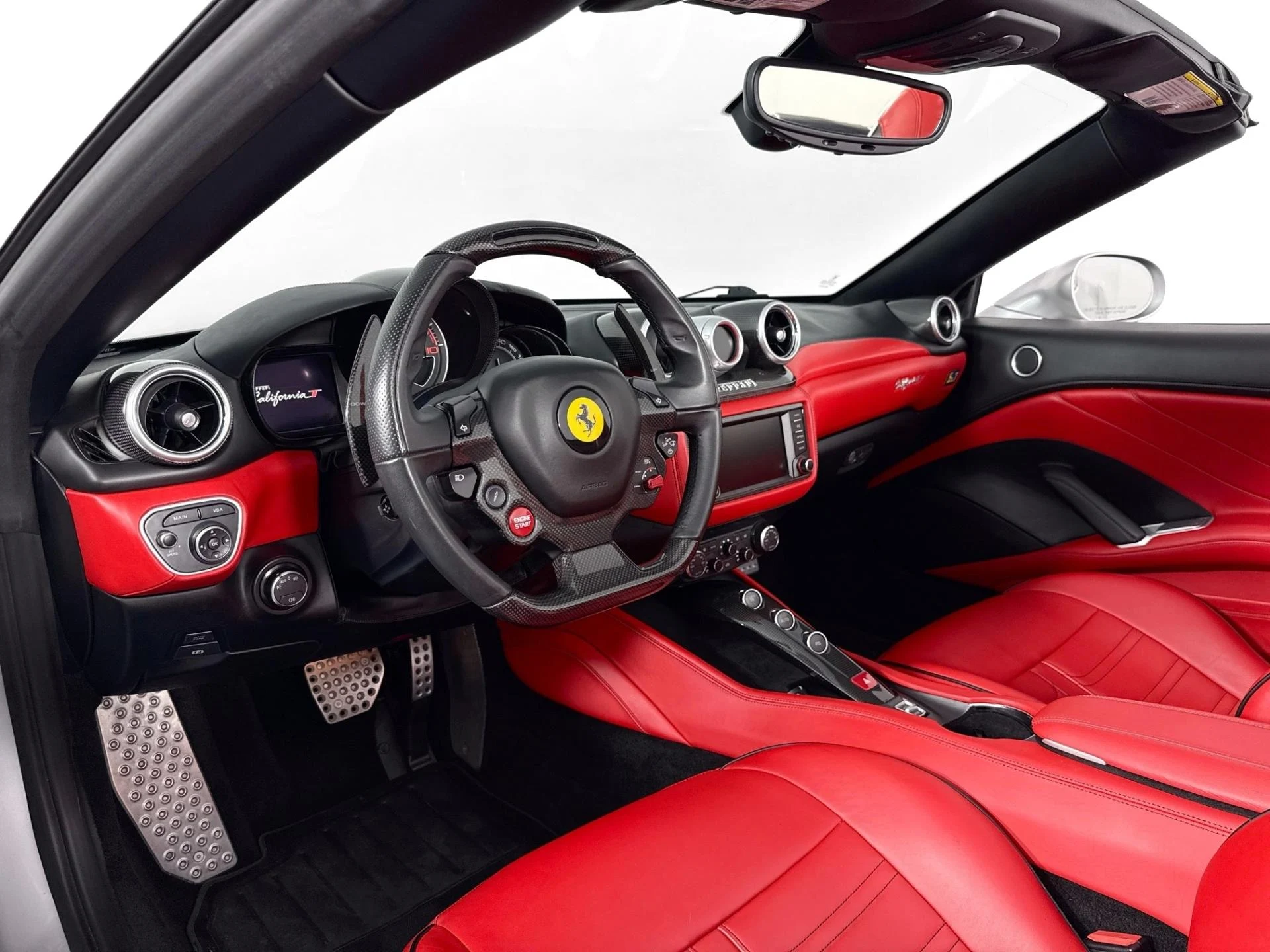 mph008_1202018114_Used_2015_Ferrari_California_T_1782334320_5df0809cfd