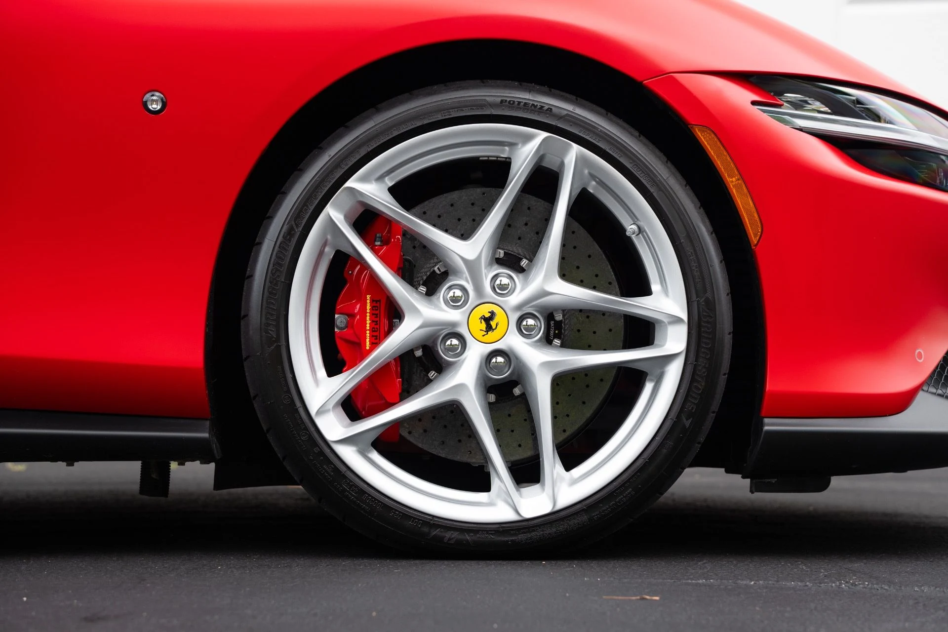 mph008_1211474541_Used_2023_Ferrari_Roma_1777005512_7434dcc79e