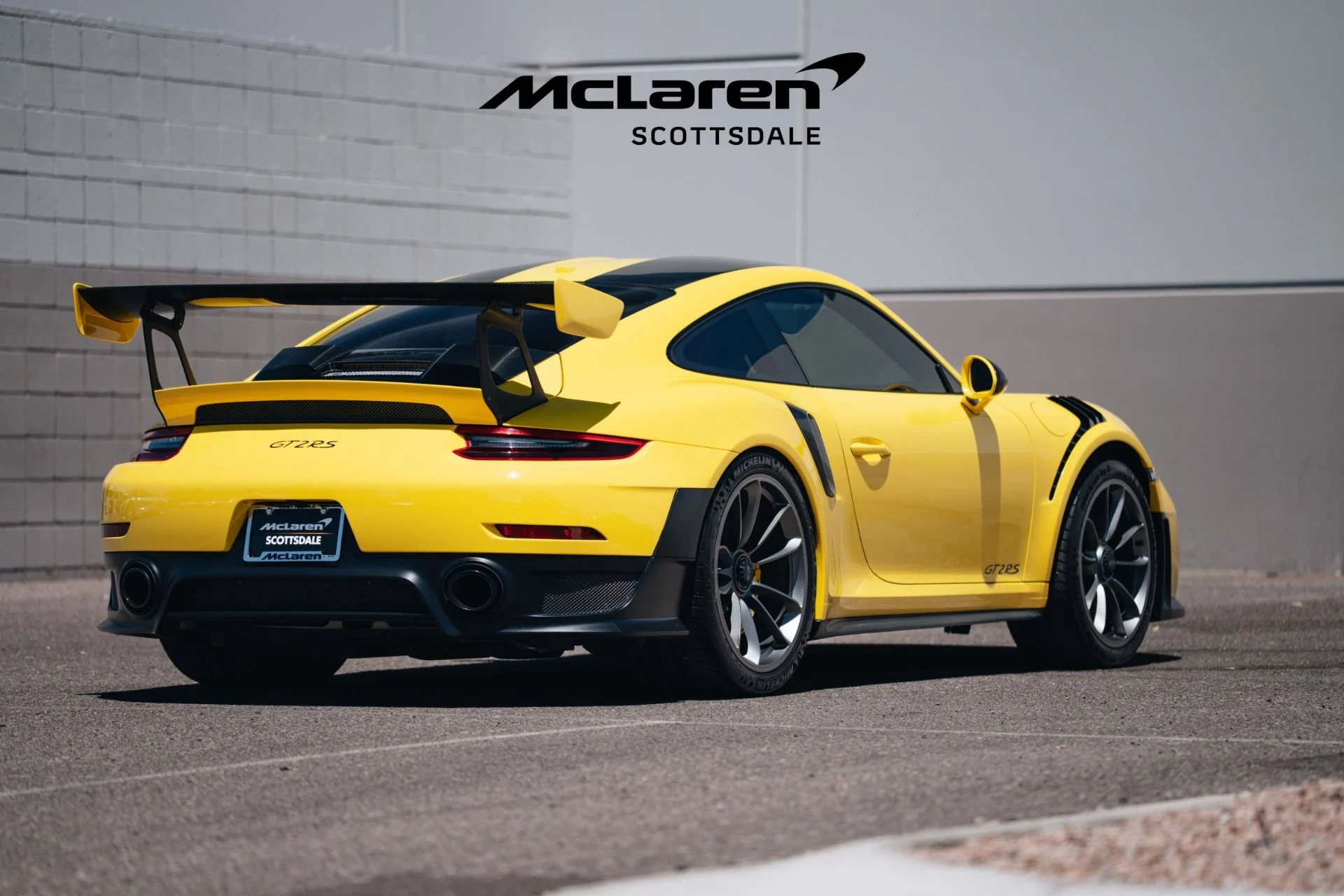 mph008_121544360_Used_2018_PORSCHE_911_GT_2_RS_1746157617_bda39b7685