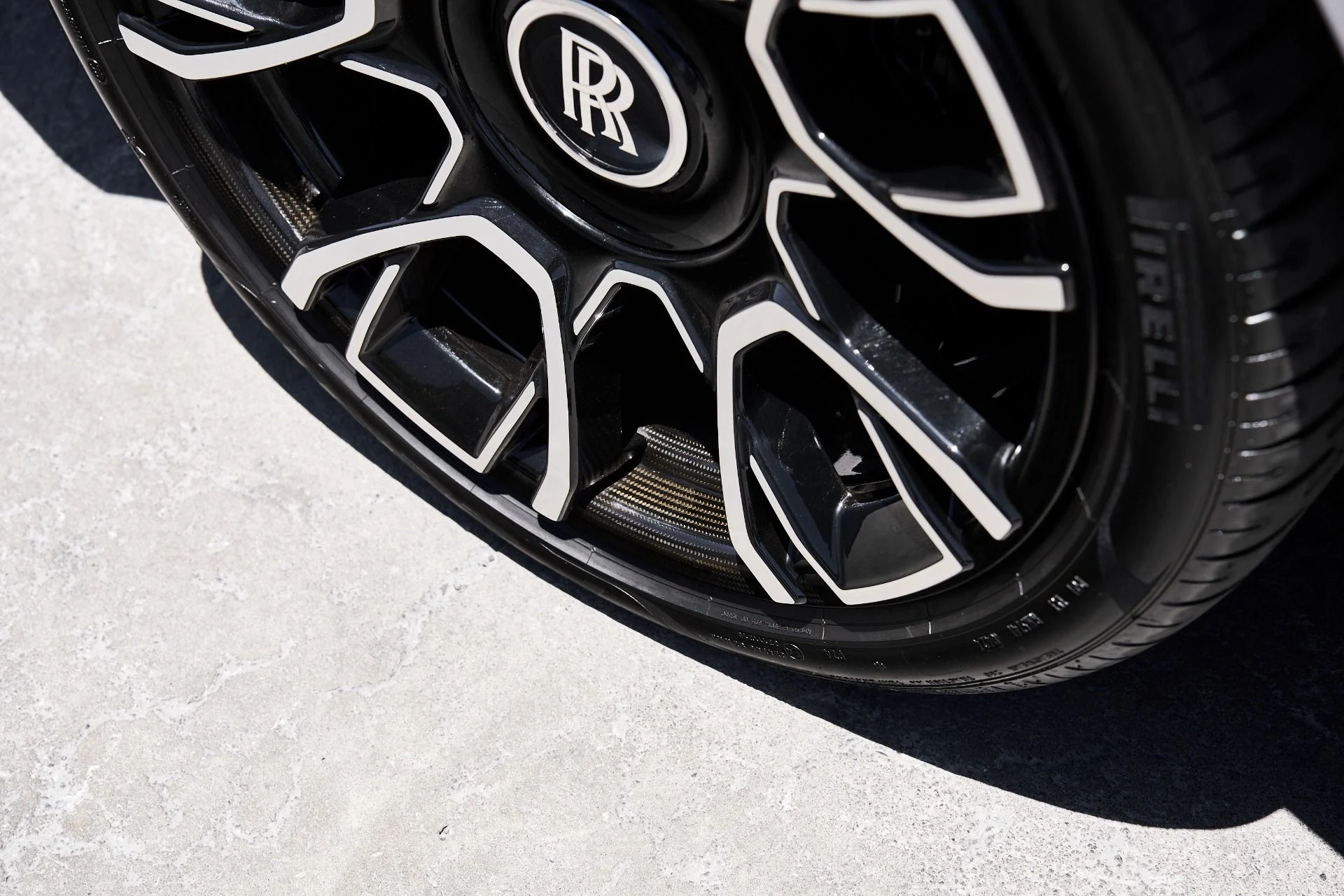 mph008_1231520295_Used_2024_Rolls_Royce_Ghost_Base_1750545526_309d88f761