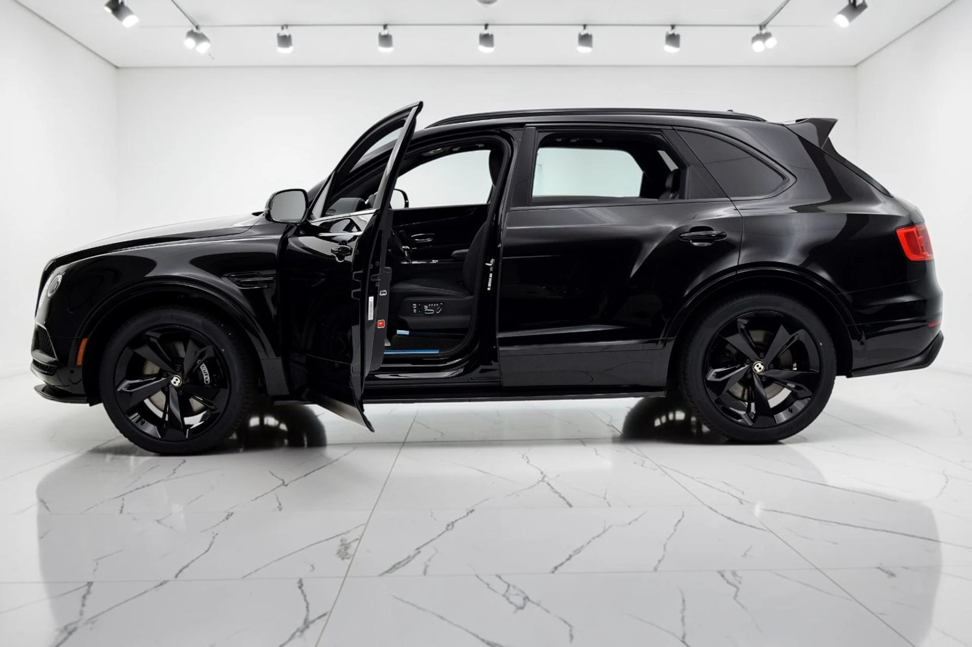 mph008_1238294757_Used_2019_Bentley_Bentayga_V8_f836f0103e