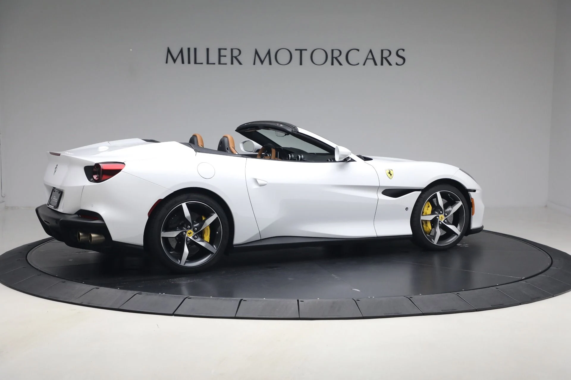 mph008_1239142782_Used_2023_Ferrari_Portofino_M_1778360641_4af1090177