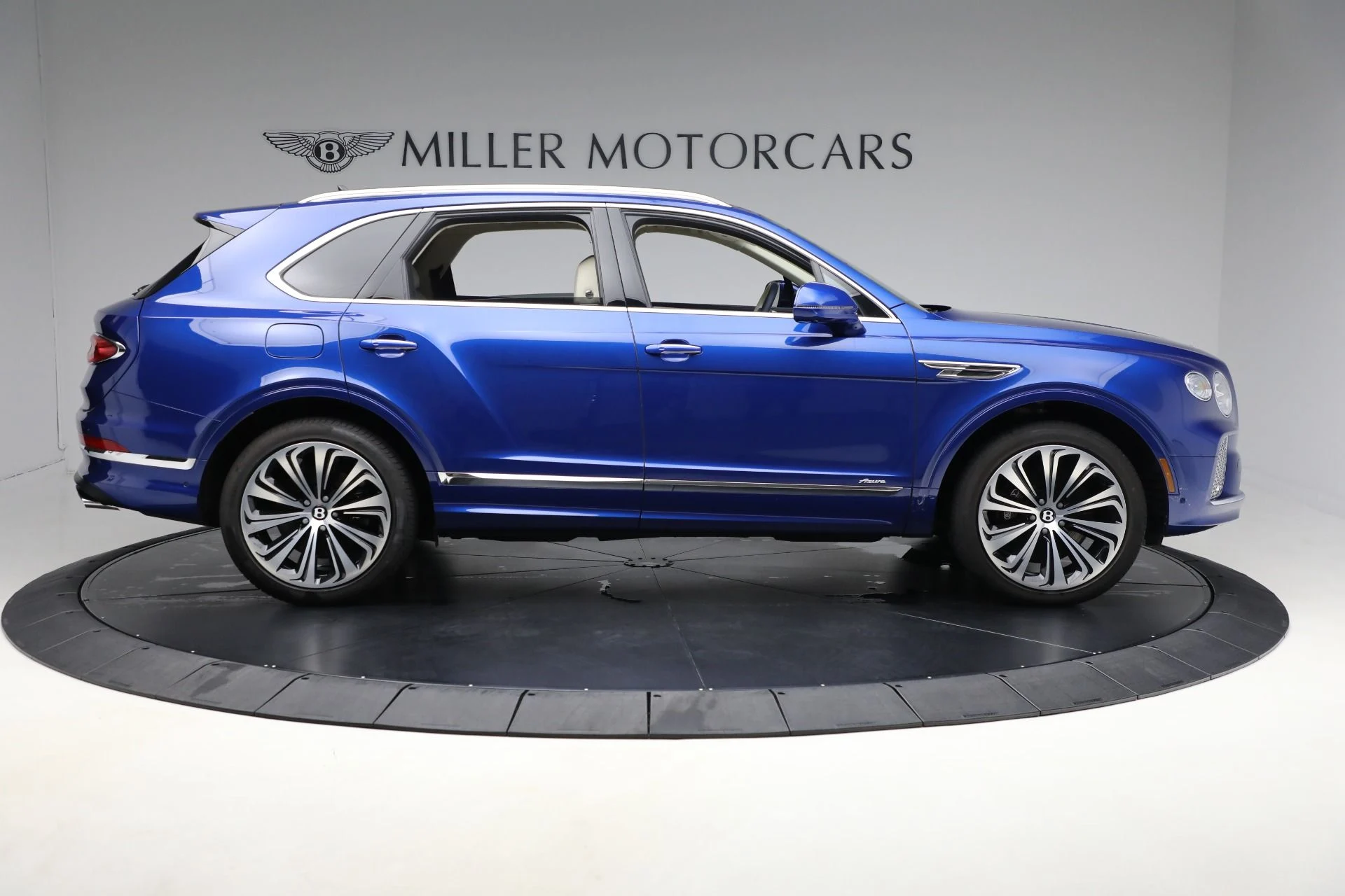 mph008_1243913103_Used_2024_Bentley_Bentayga_Azure_V8_40a6e55a7a