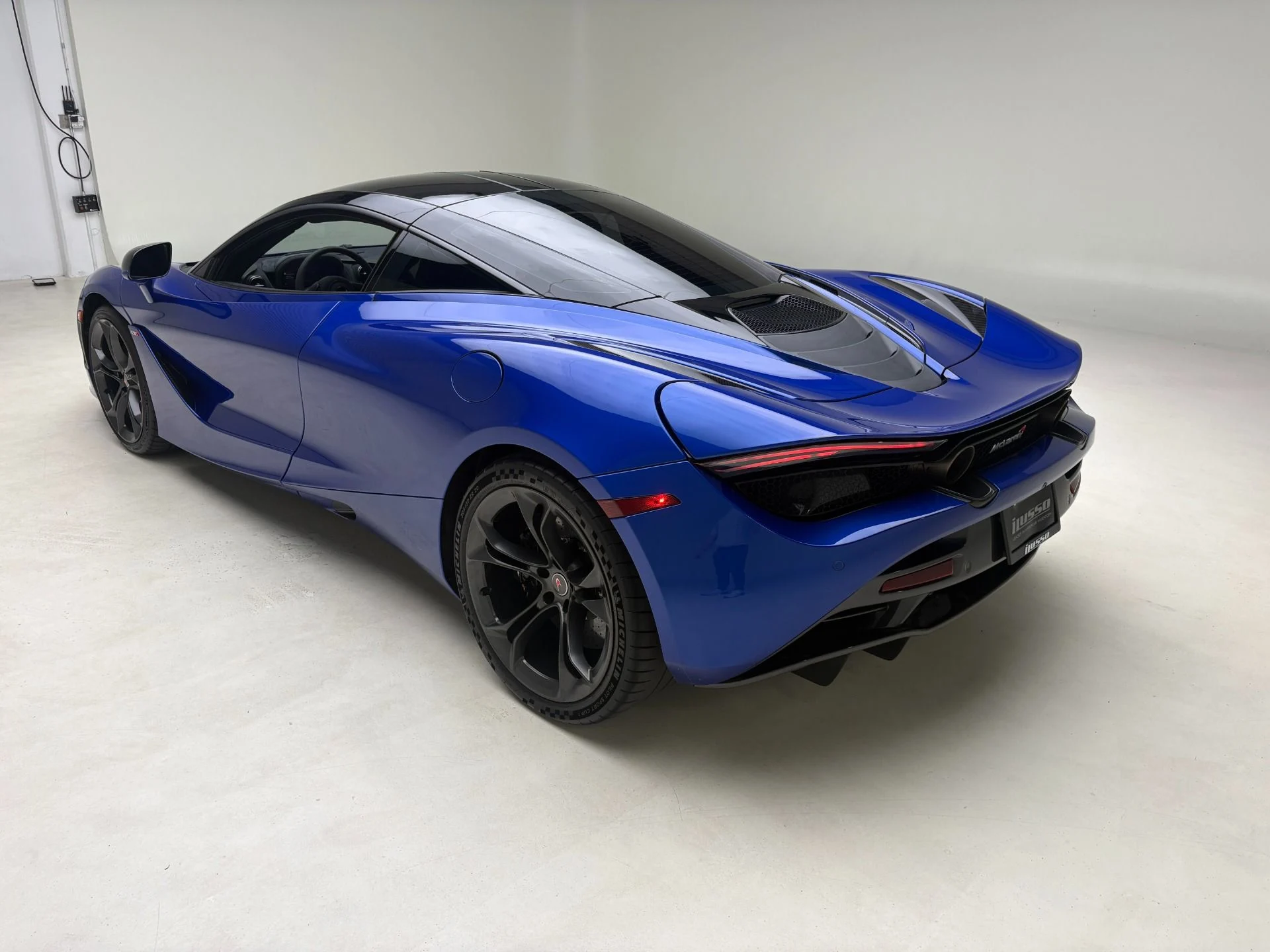 mph008_124613010_Used_2018_Mc_Laren_720_S_Performance_1777593452_534c952059