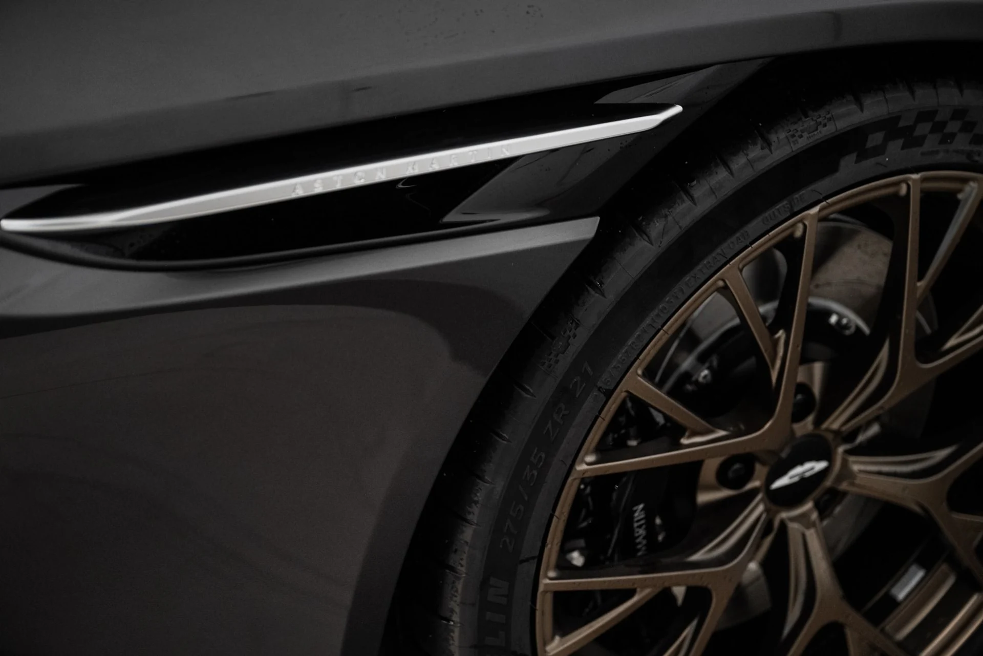 mph008_1255761233_Used_2025_Aston_Martin_DB_12_Coupe_1742566094_021fc7ee10