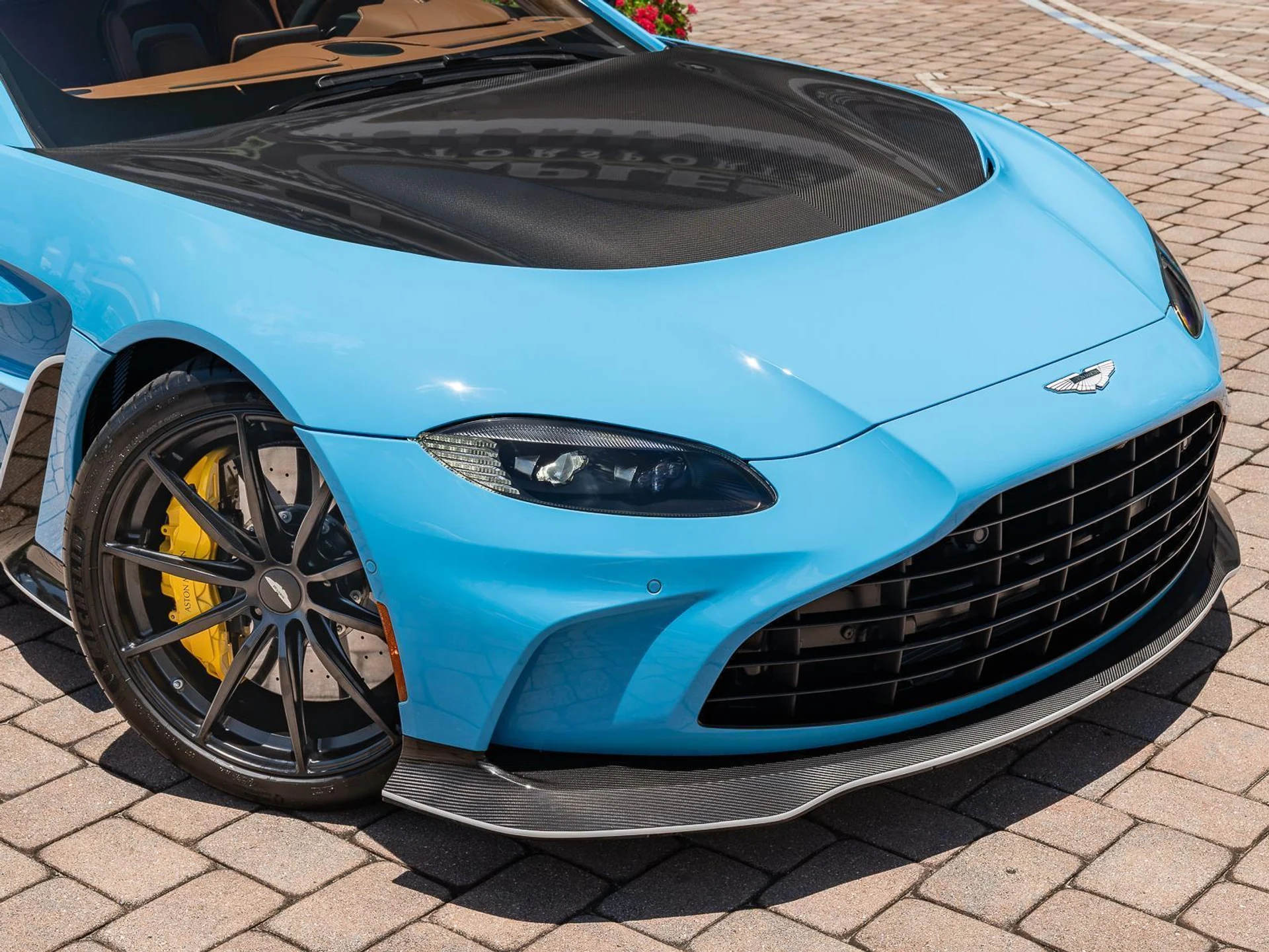 mph008_1259783907_Used_2023_Aston_Martin_Vantage_V12_1780952606_86076a8064