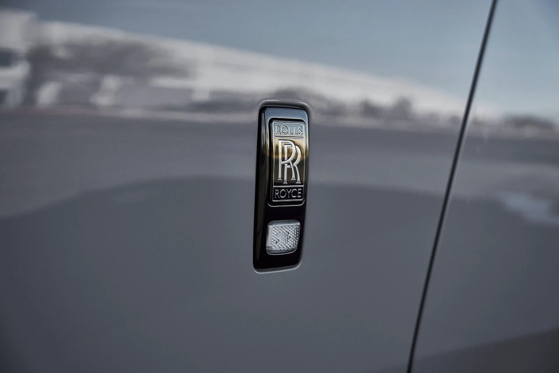 mph008_1264078032_Used_2025_Rolls_Royce_Spectre_BLACK_BADGE_1769482334_ab3c798517