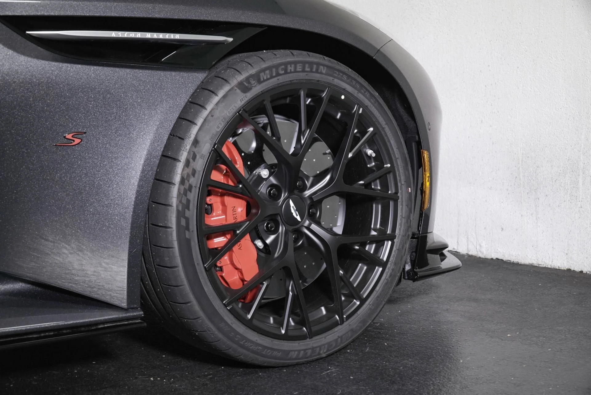 mph008_1267984157_New_2026_Aston_Martin_DB_12_1789055104_f8e7ad3944