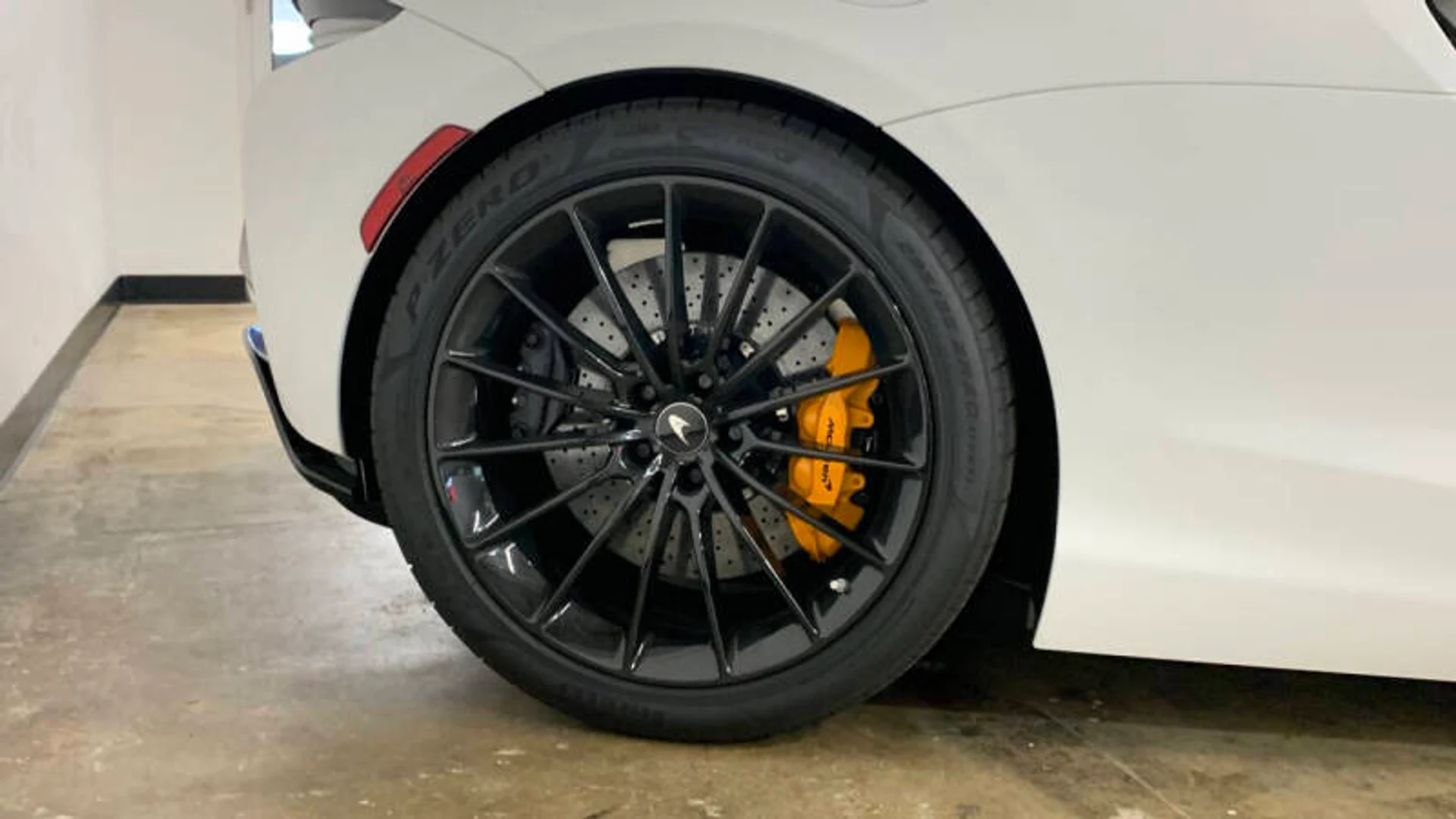 mph008_1270317446_2025_mclaren_artura_spider_base_2dr_convertible_abc6b2147b