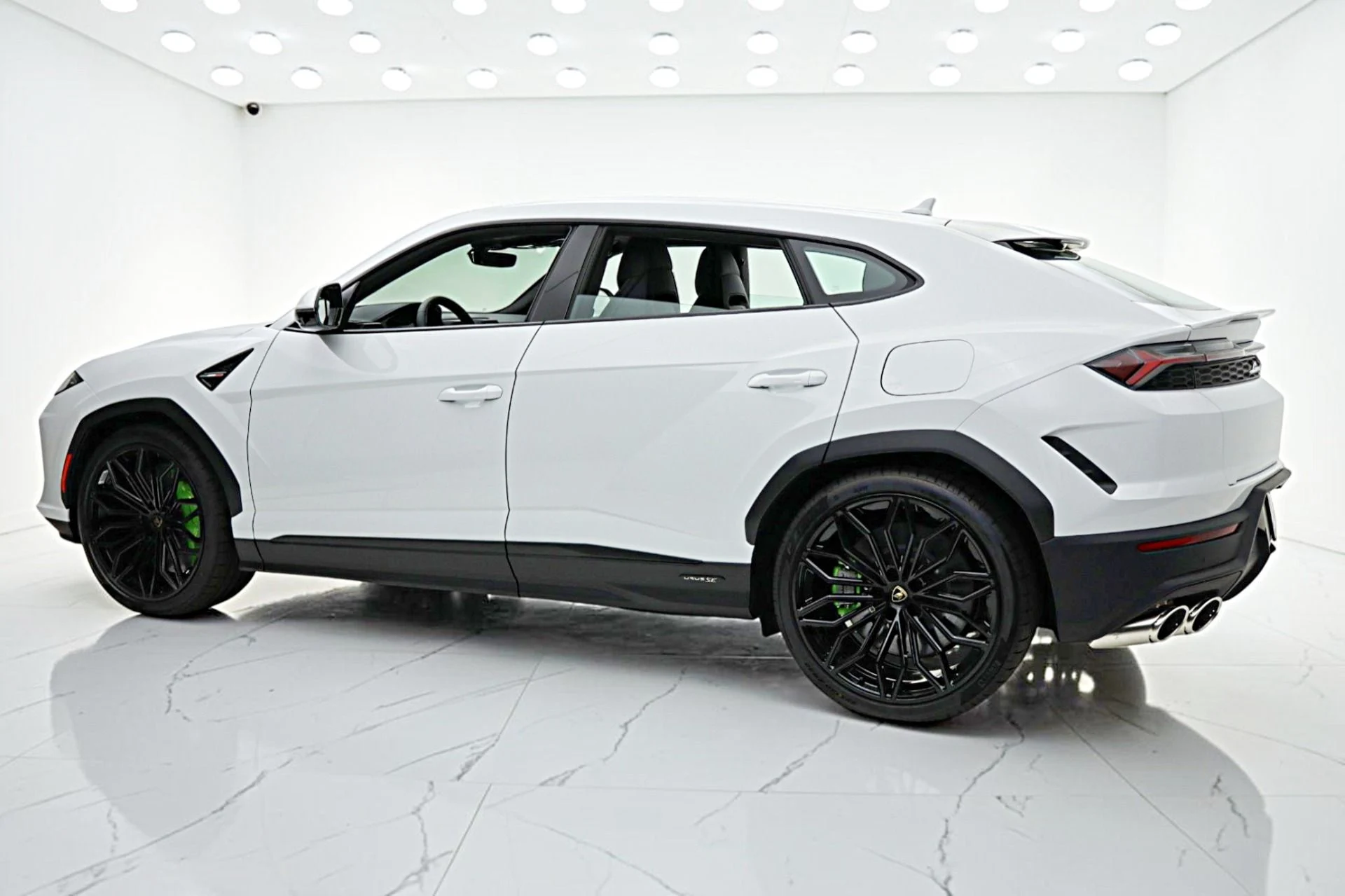 mph008_1270978207_New_2026_Lamborghini_Urus_SE_26d9ad5757