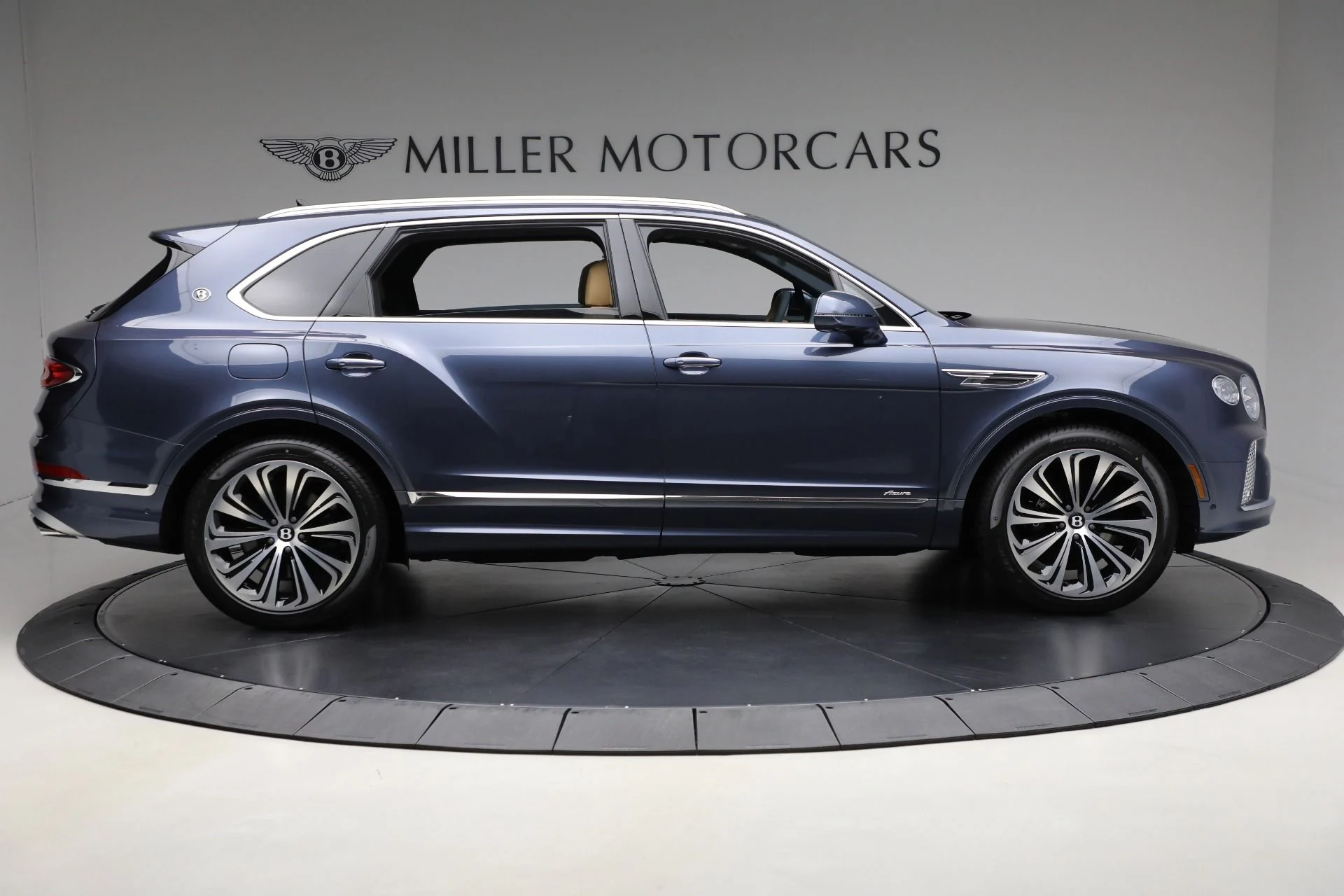 mph008_1282905702_New_2025_Bentley_Bentayga_EWB_Azure_V8_d93a85edc2
