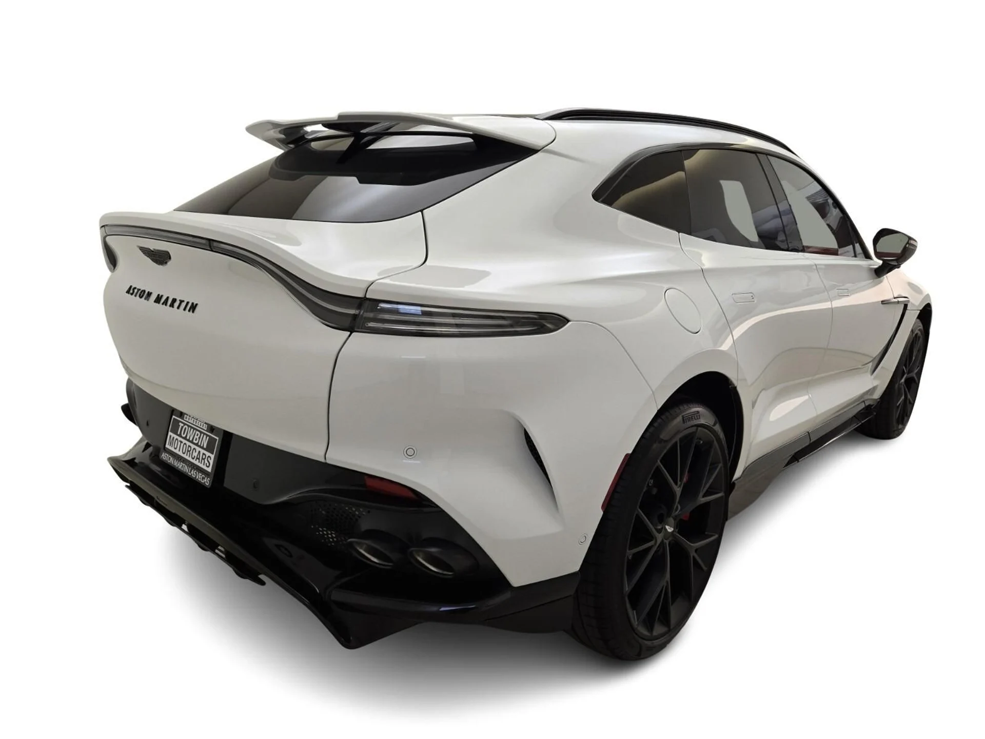 mph008_1304643168_Used_2025_Aston_Martin_DBX_707_1762583623_8f93380ca7