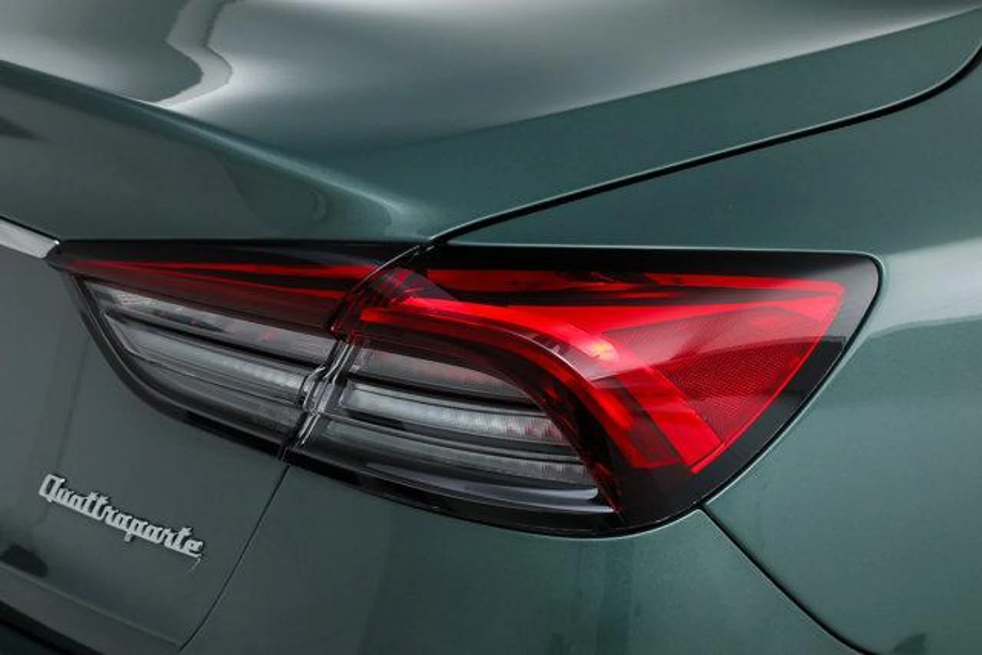 mph008_1307569177_Aqp_C_q_RZ_In_E_Dc0v_Sa_Fv0e_AKTEO_8_4e11fb261a