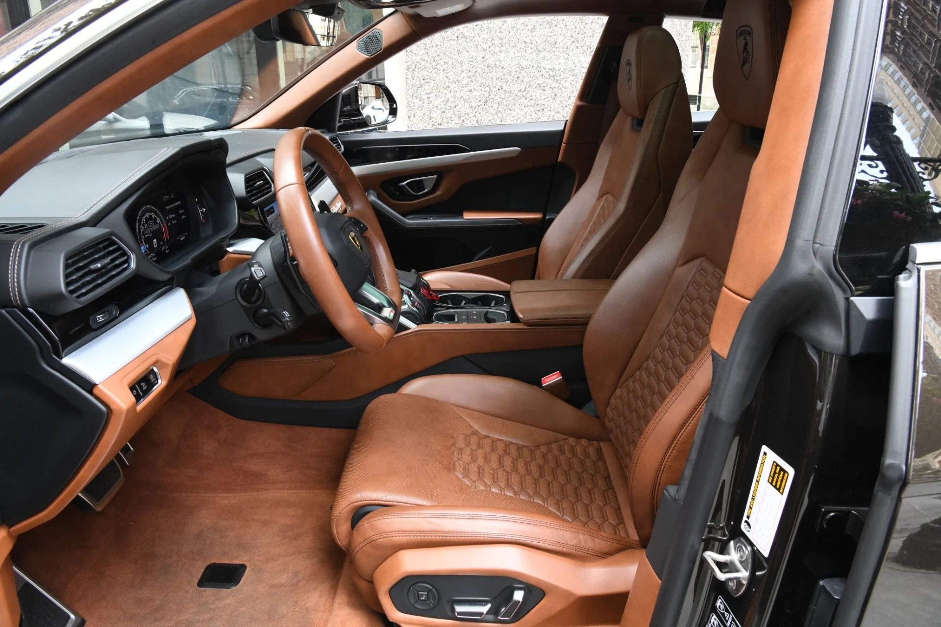 mph008_1308485329_Used_2021_Lamborghini_Urus_1748030633_0ce8e4803b