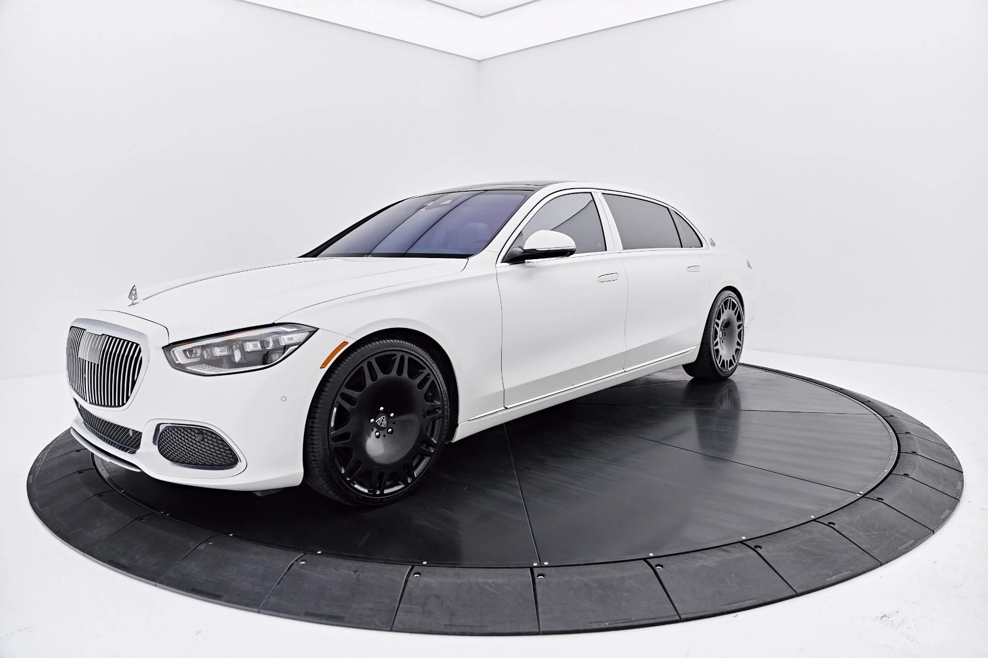 mph008_1341446127_Used_2022_Mercedes_Benz_S_Class_Maybach_S_580_1788213213_a72507e97a