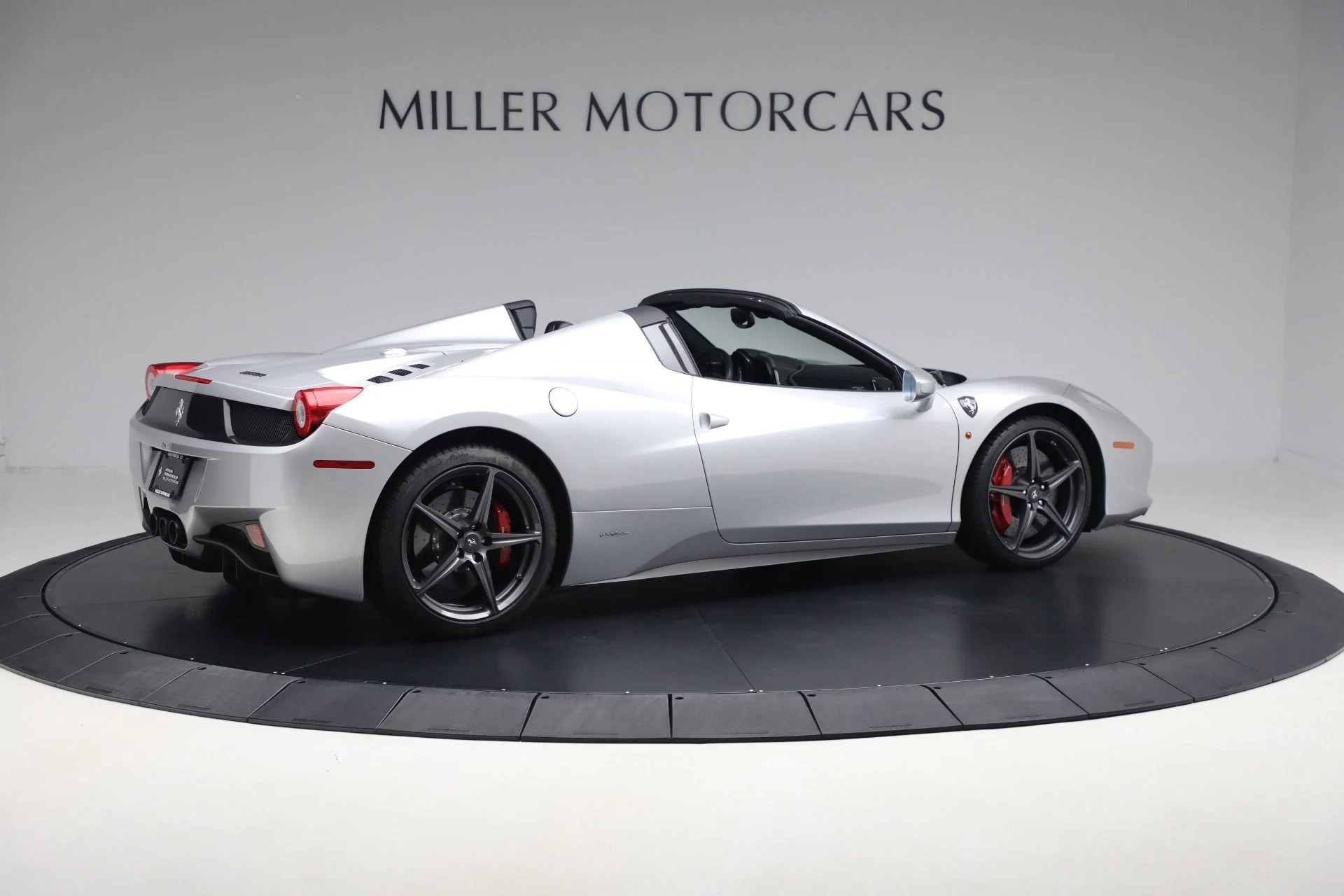 mph008_1359272125_Used_2015_Ferrari_458_Spider_d453f0aa35