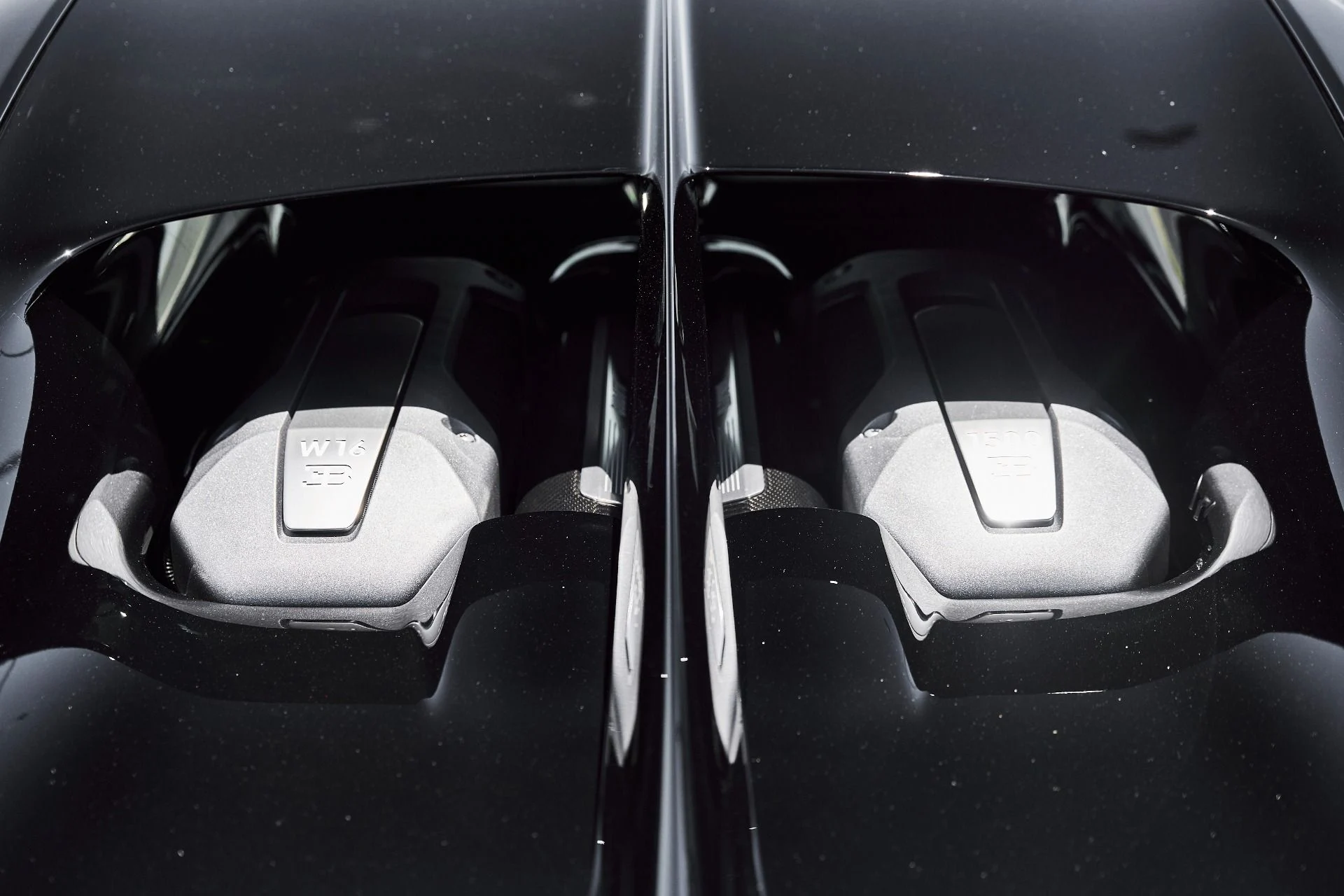 mph008_1360544353_Used_2018_Bugatti_Chiron_1778632872_3d34db090a