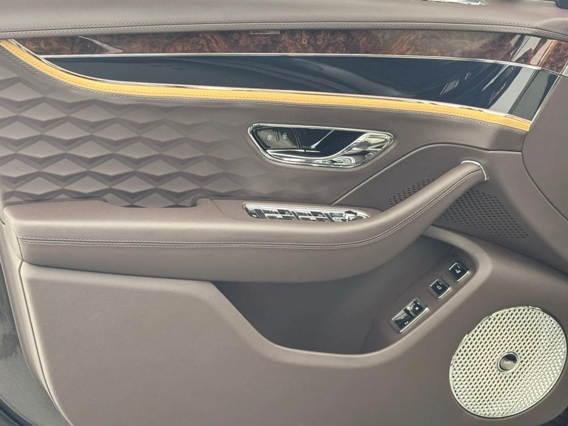 mph008_136112419_5lh8saxc0a24asq272po27ljo5c4_f53fb214f7