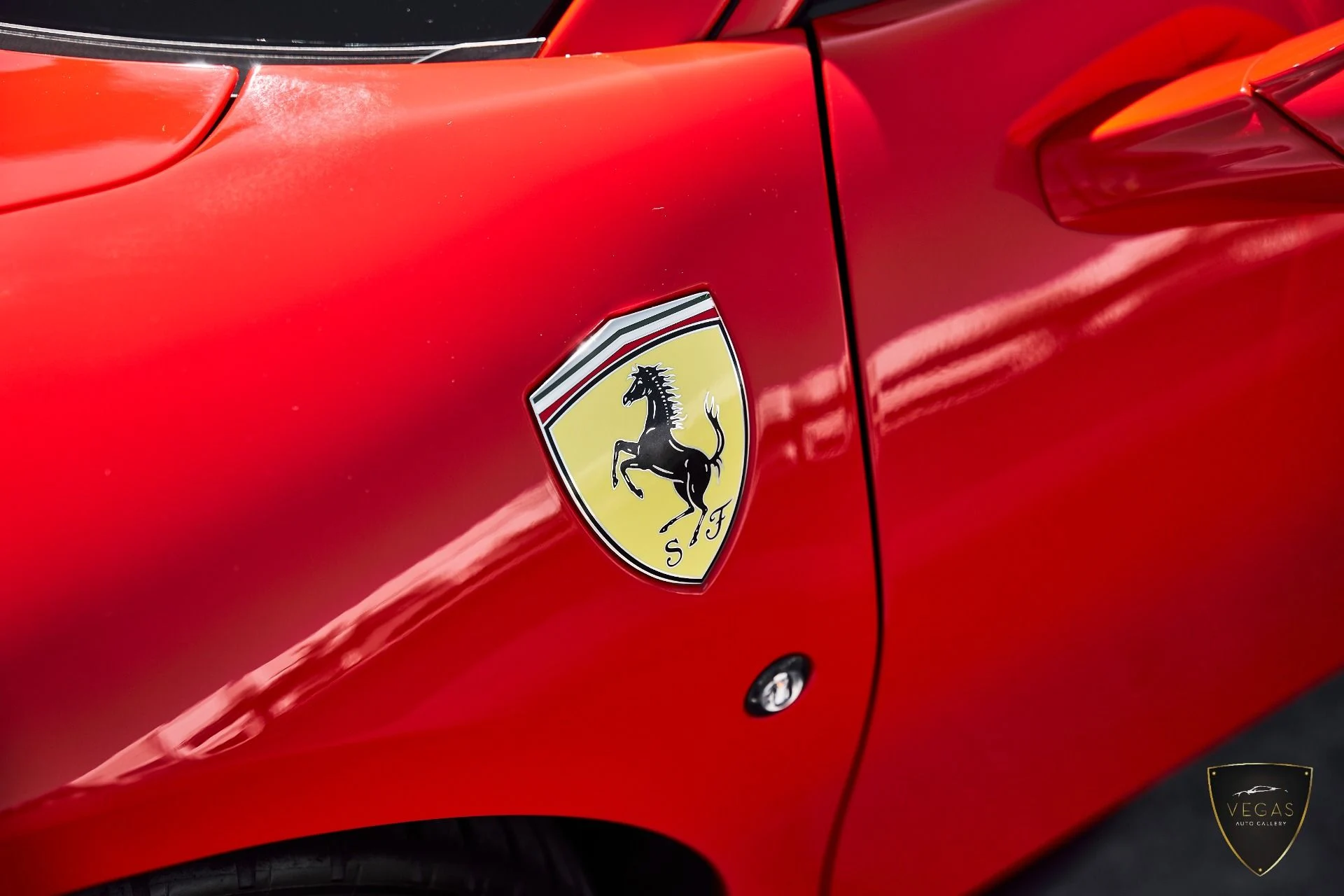 mph008_1361710741_Used_2022_Ferrari_F8_Tributo_Base_1783506992_1e77d68864