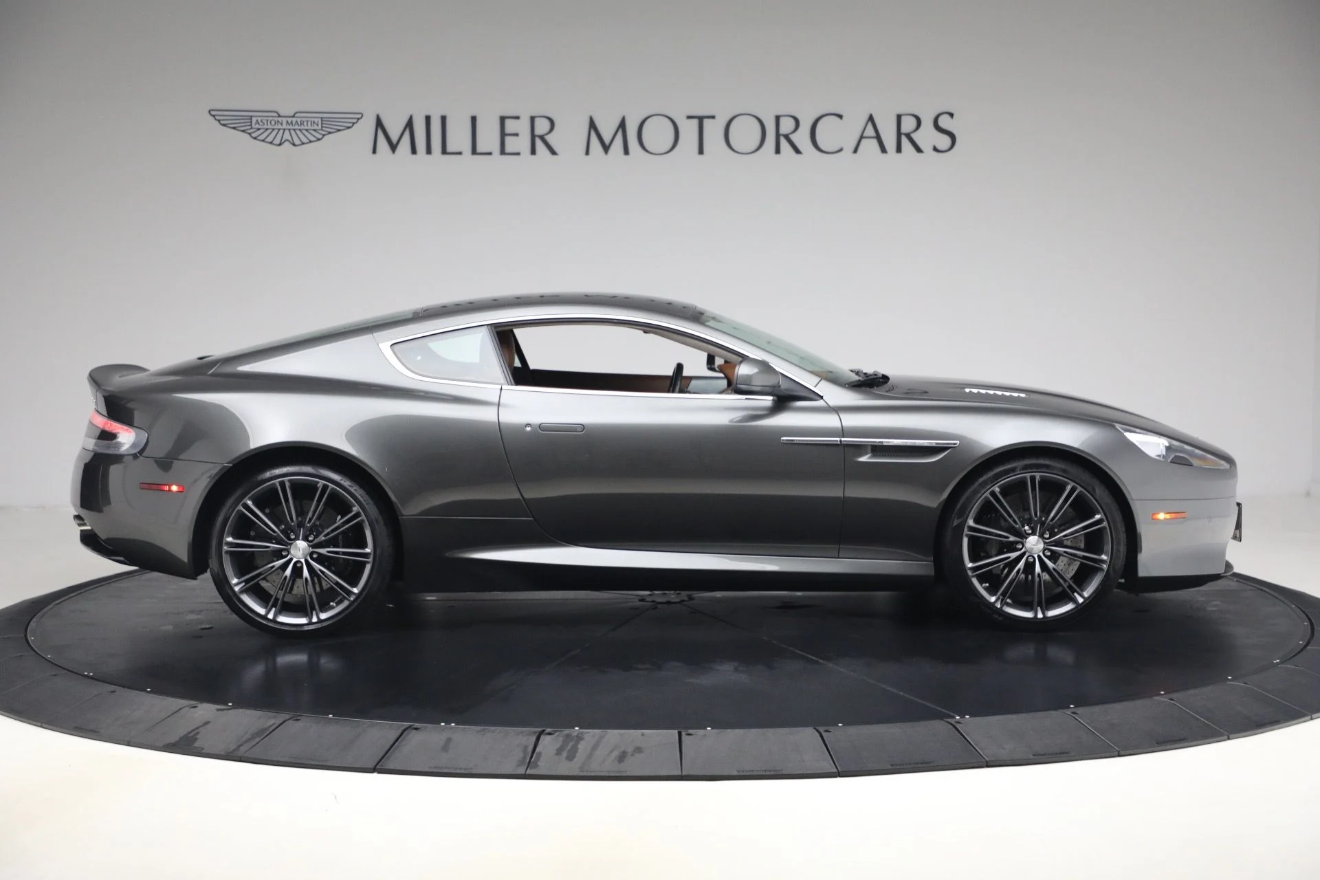 mph008_1371031354_Used_2014_Aston_Martin_DB_9_1789160230_17b30aba9c