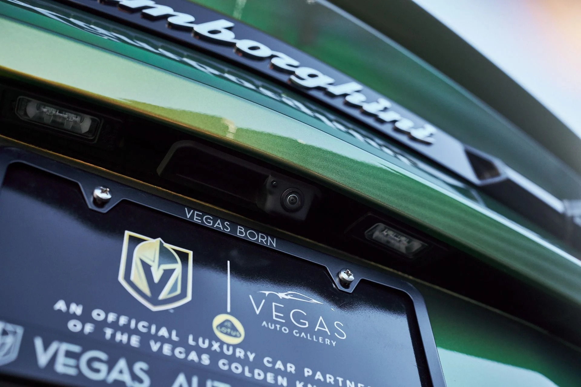 mph008_1375692334_Used_2022_Lamborghini_Urus_1764710412_aacb550b1a