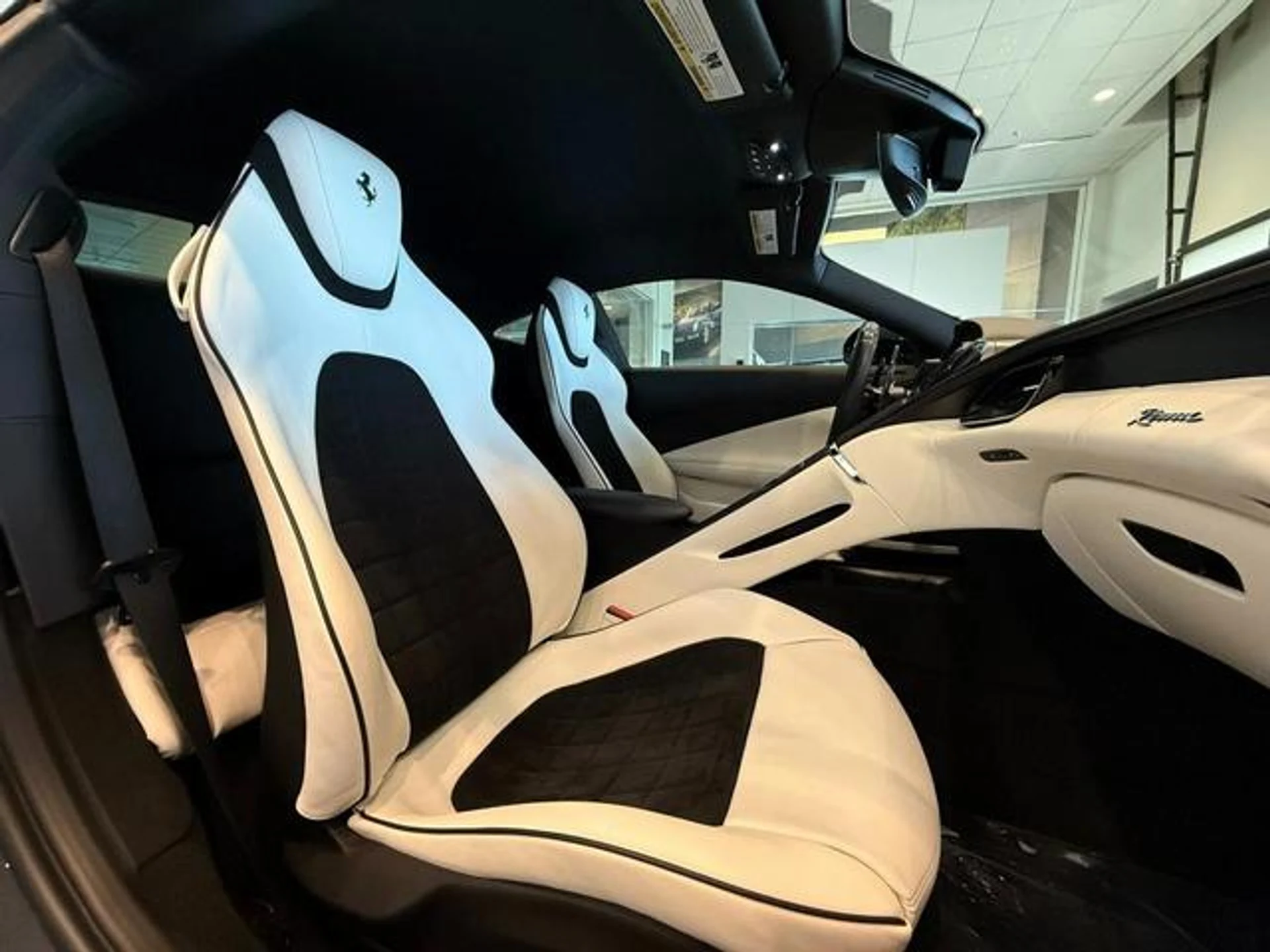 mph008_137884335_z_Wgj_ib_Vy9f1_Fz_S_Ib_Fhkf_OJT_Qo_28212a116a