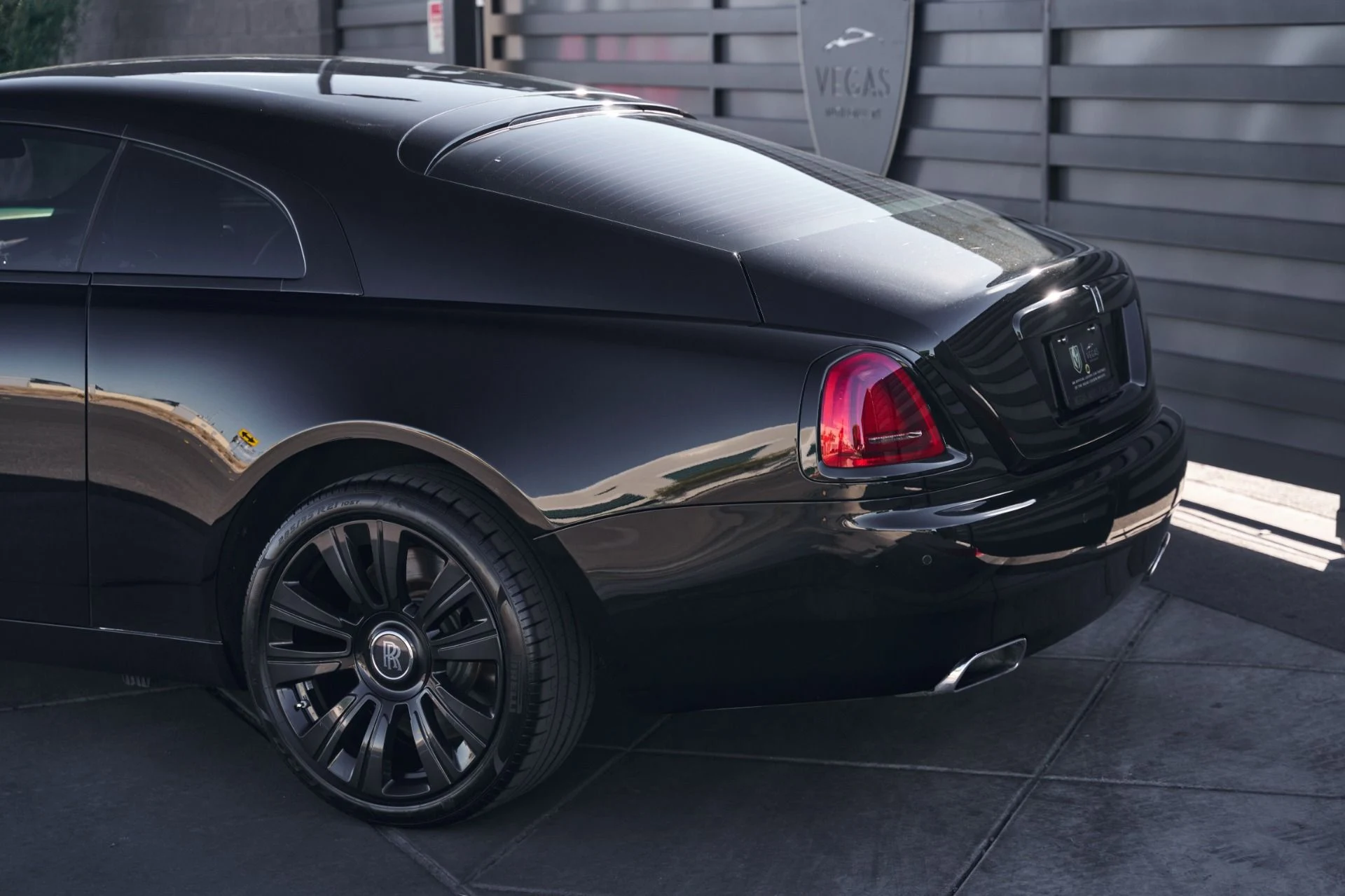 mph008_1380233105_Used_2015_Rolls_Royce_Wraith_Base_1792602881_2575cd69ed