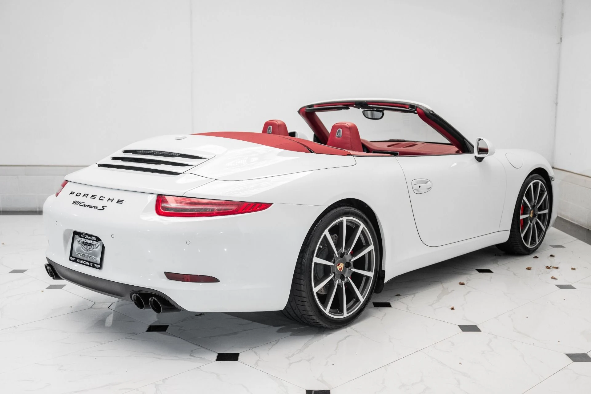 mph008_1387042070_Used_2016_Porsche_911_Carrera_S_1758126477_d9ad0ec2f1