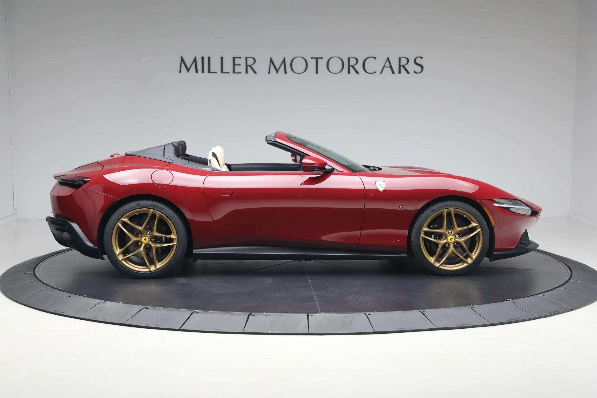 mph008_1387561073_Used_2025_Ferrari_Roma_Spider_1777992623_9a7a3f67ed