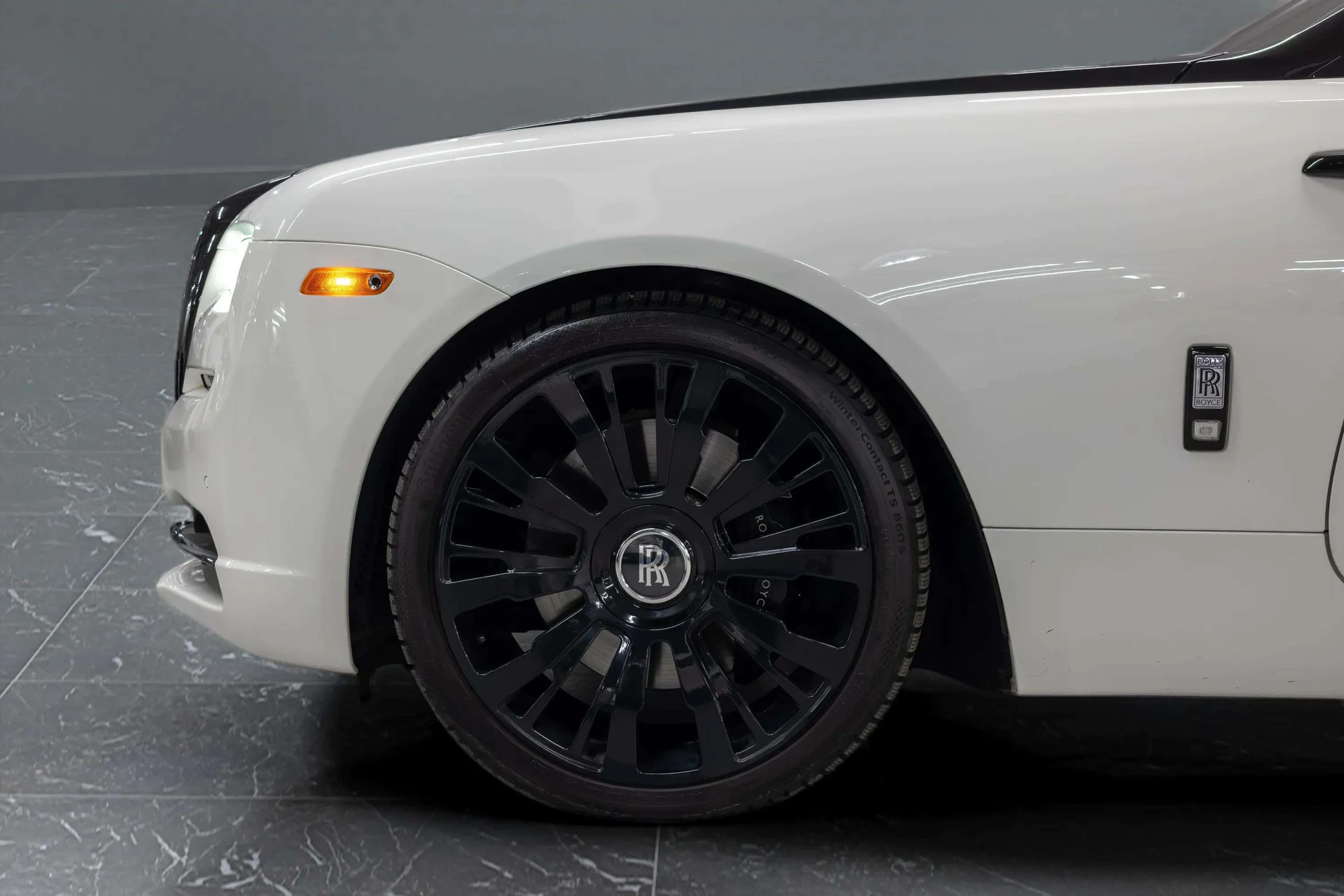 mph008_1389208950_30da75c4_d672_44ef_b765_9b6a9baff237_201720_Rolls_Royce20_Wraith2028_SCA_665_C56_HUX_8653929_7_dea009c480