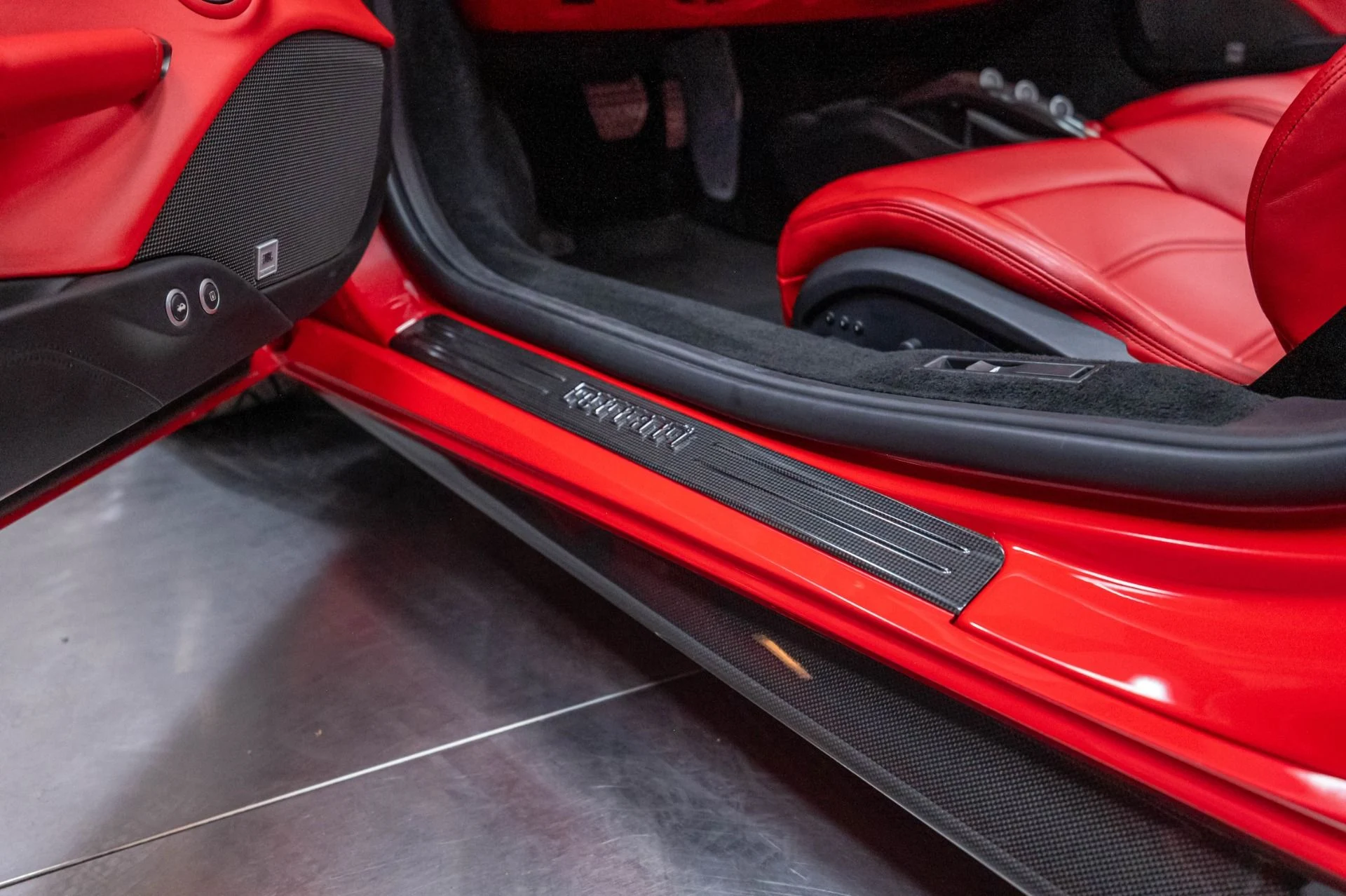 mph008_1409708532_Used_2018_Ferrari_488_Spider_1786656638_918094acf2