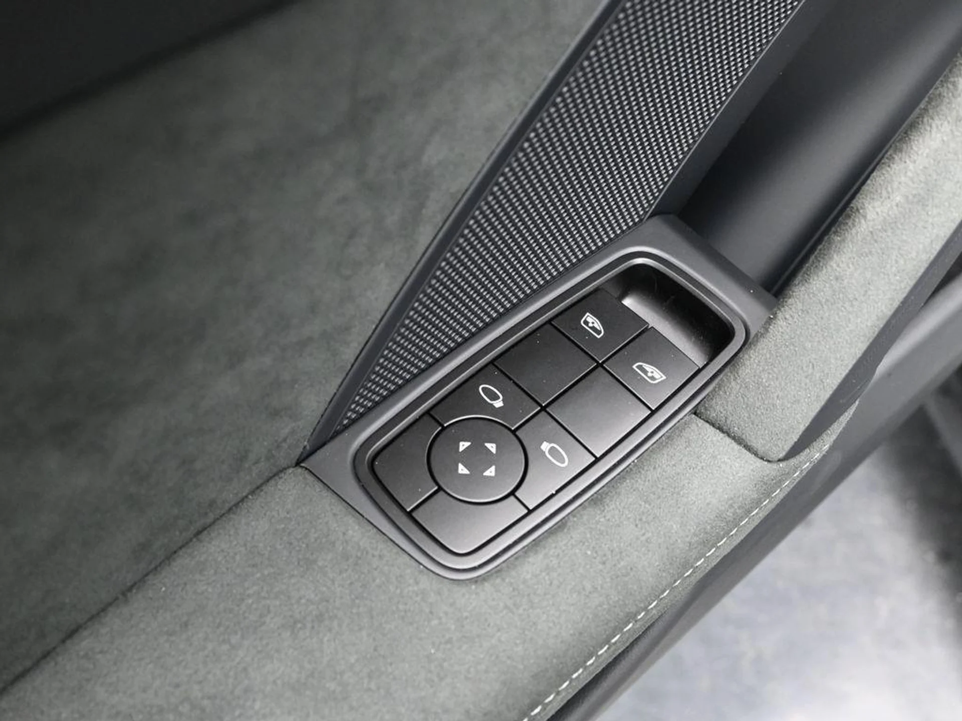 mph008_1415266441_Uwn_W_Gw_M_Nl_Pcl4_Kt_Jf_C_Rt1_RR_2_EPQ_11d667f28e