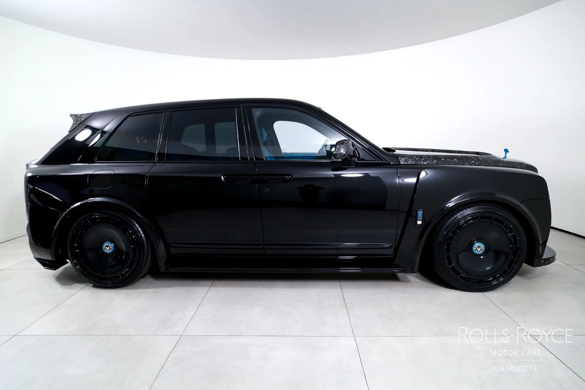 mph008_1415353930_Used_2027_Rolls_Royce_Cullinan_1787244372_013137757b