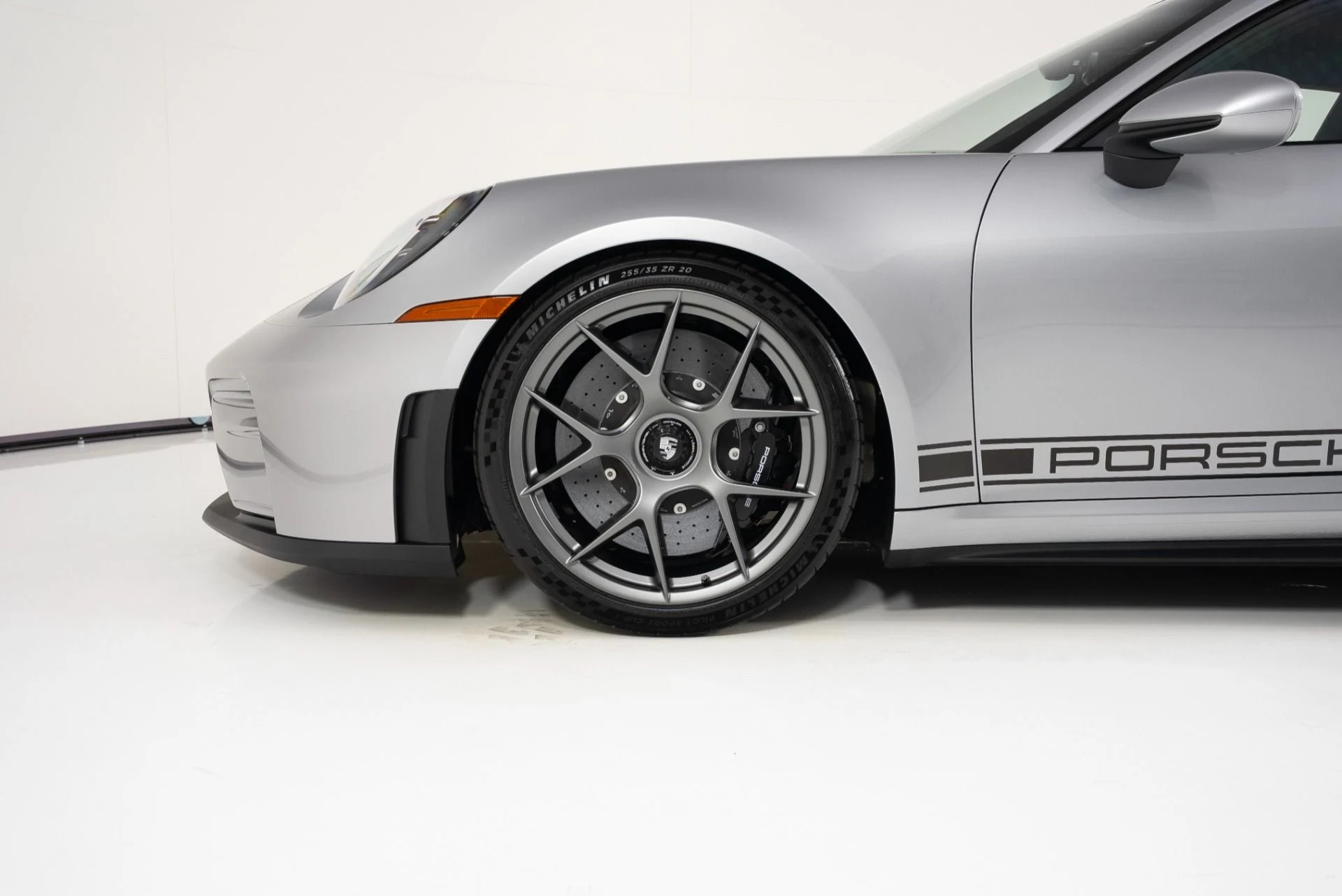 mph008_1443163651_Used_2025_Porsche_911_GT_3_1754676174_3c51f5057d