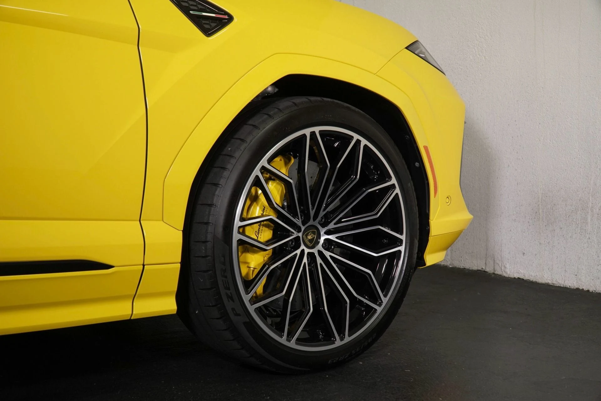 mph008_1451045800_New_2026_Lamborghini_Urus_SE_1776446130_75cc80aef8
