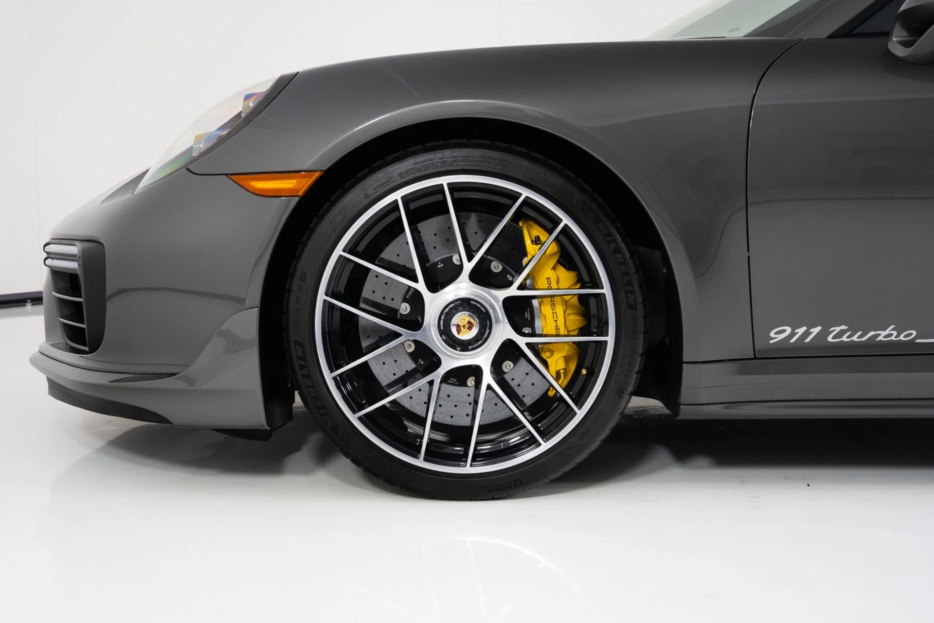 mph008_1455775841_Used_2019_Porsche_911_Turbo_S_1774999636_32b80f6cf1