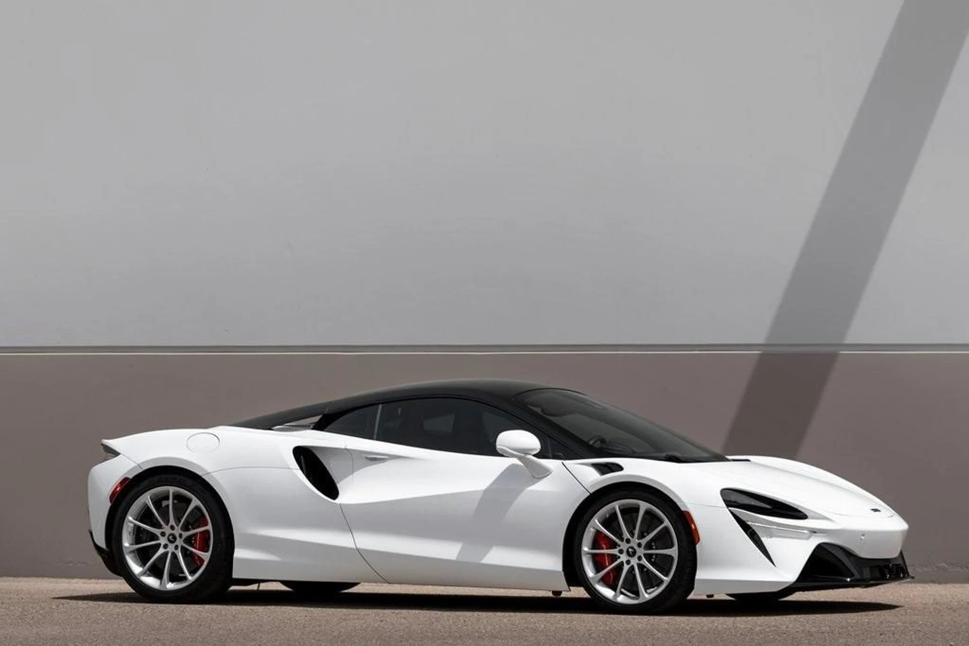 mph008_1461005979_Used_2023_MCLAREN_ARTURA_Tech_Lux_1719028541_aa46f06f13