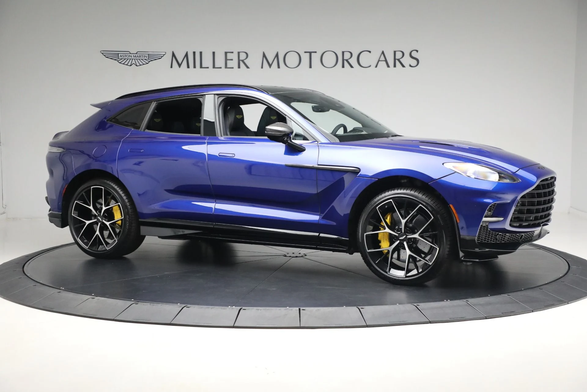 mph008_1471160355_New_2025_Aston_Martin_DBX_707_707_39294ce62b