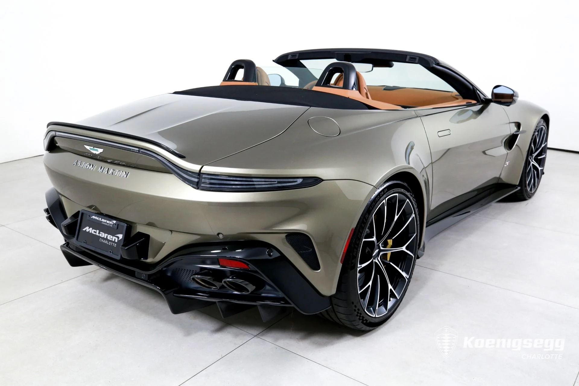 mph008_1471221556_Used_2026_Aston_Martin_Vantage_S_Roadster_1782838317_b00907efda