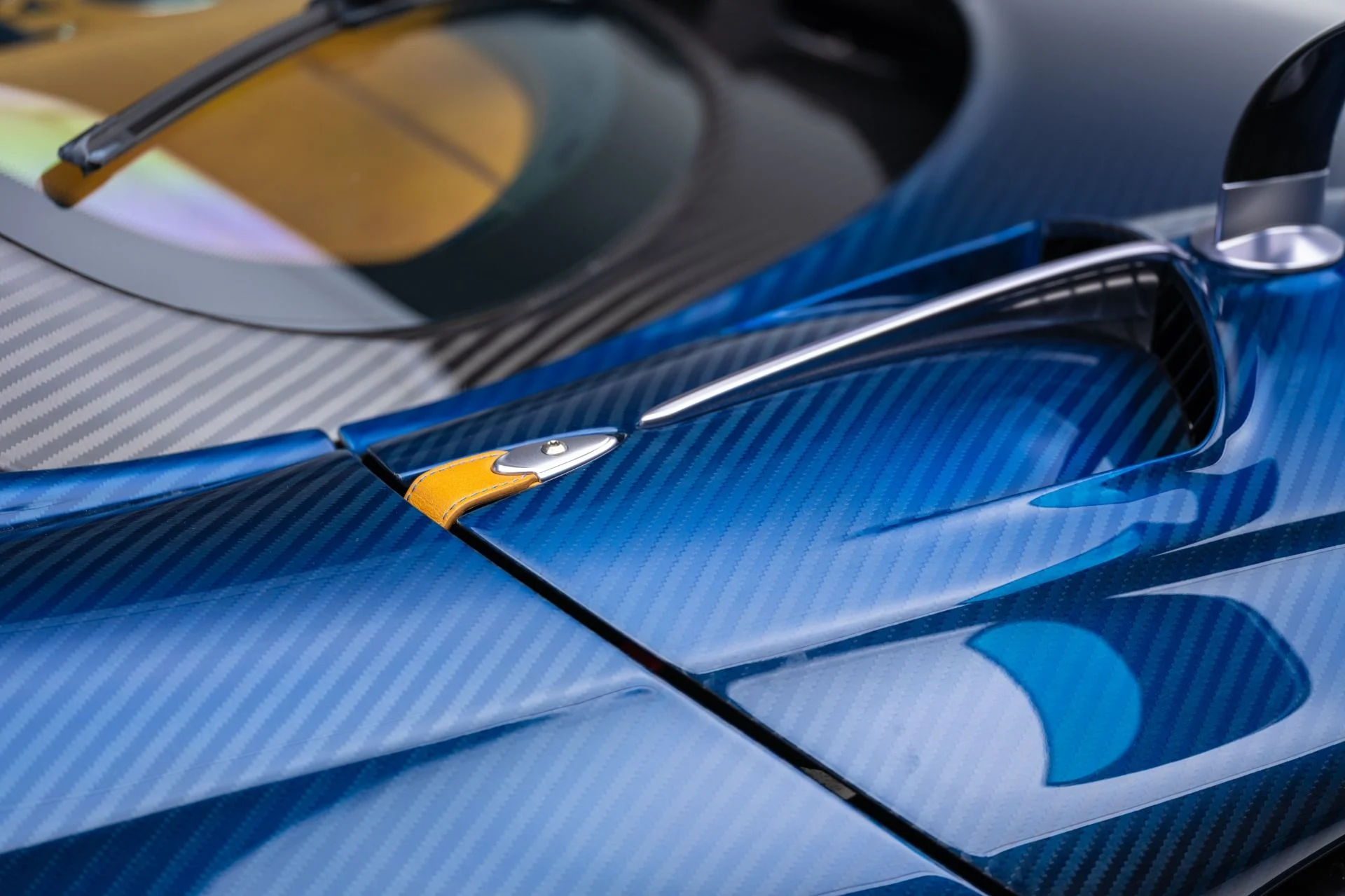 mph008_1476275788_Used_2017_Pagani_Huayra_Roadster_1775067992_68d273620c