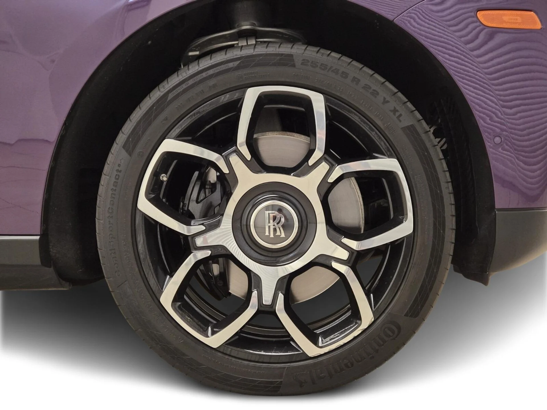 mph008_1476585496_Used_2023_Rolls_Royce_Black_Badge_Cullinan_1759907018_22160e15ea