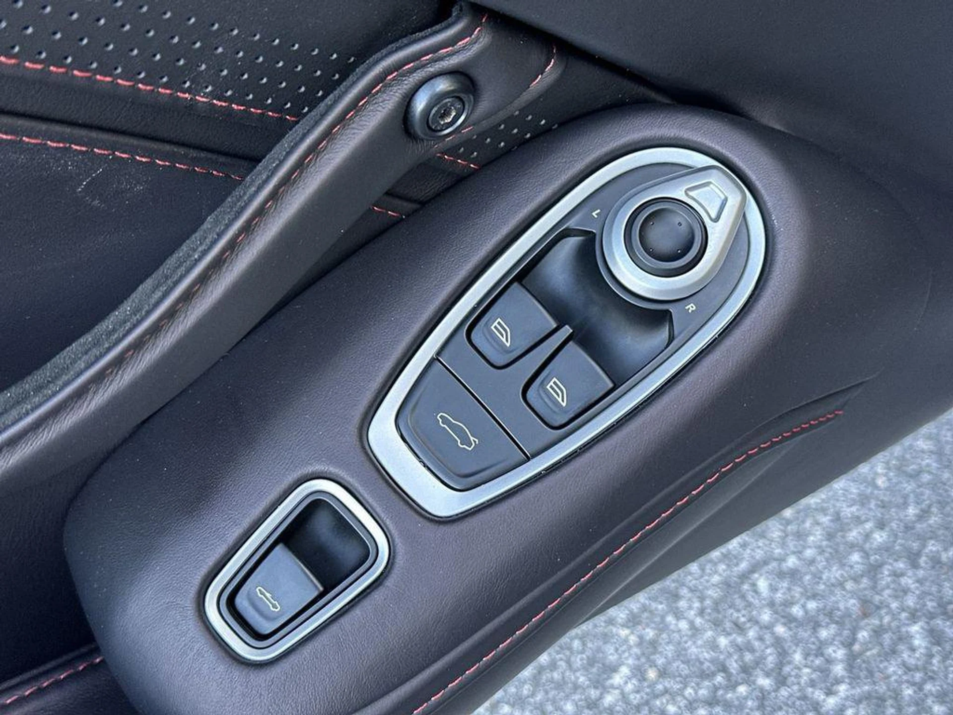 mph008_1476919268_9_Nbxr_u_Izg_HP_Ld_Wa_Jr_Bmmd_S7llc_76bc34b554